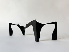 Sculpture calligraphique abstraite Vault II Métal noir, contemporain Alicia Gimeno