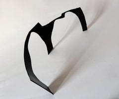 Sculpture calligraphique abstraite V.I.I.I. métal noir, contemporain Alicia Gimeno