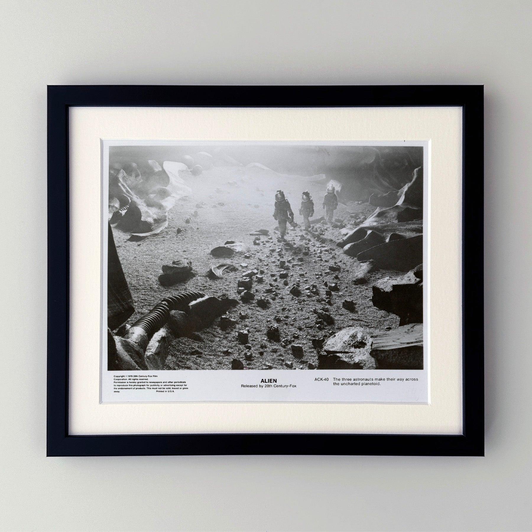 Original 8x10 Zoll Presse-Werbestill für Alien (1979) mit Sigourney Weaver, Tom Skerritt und John Hurt in den Hauptrollen und unter der Regie von Ridley Scott.

Werbefotos (Film/Produktion) wurden erstellt, um die Studios bei der Werbung für ihre