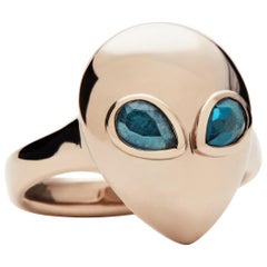 Alien Pinky, 14 karat White Gold Blue Topaz Ring