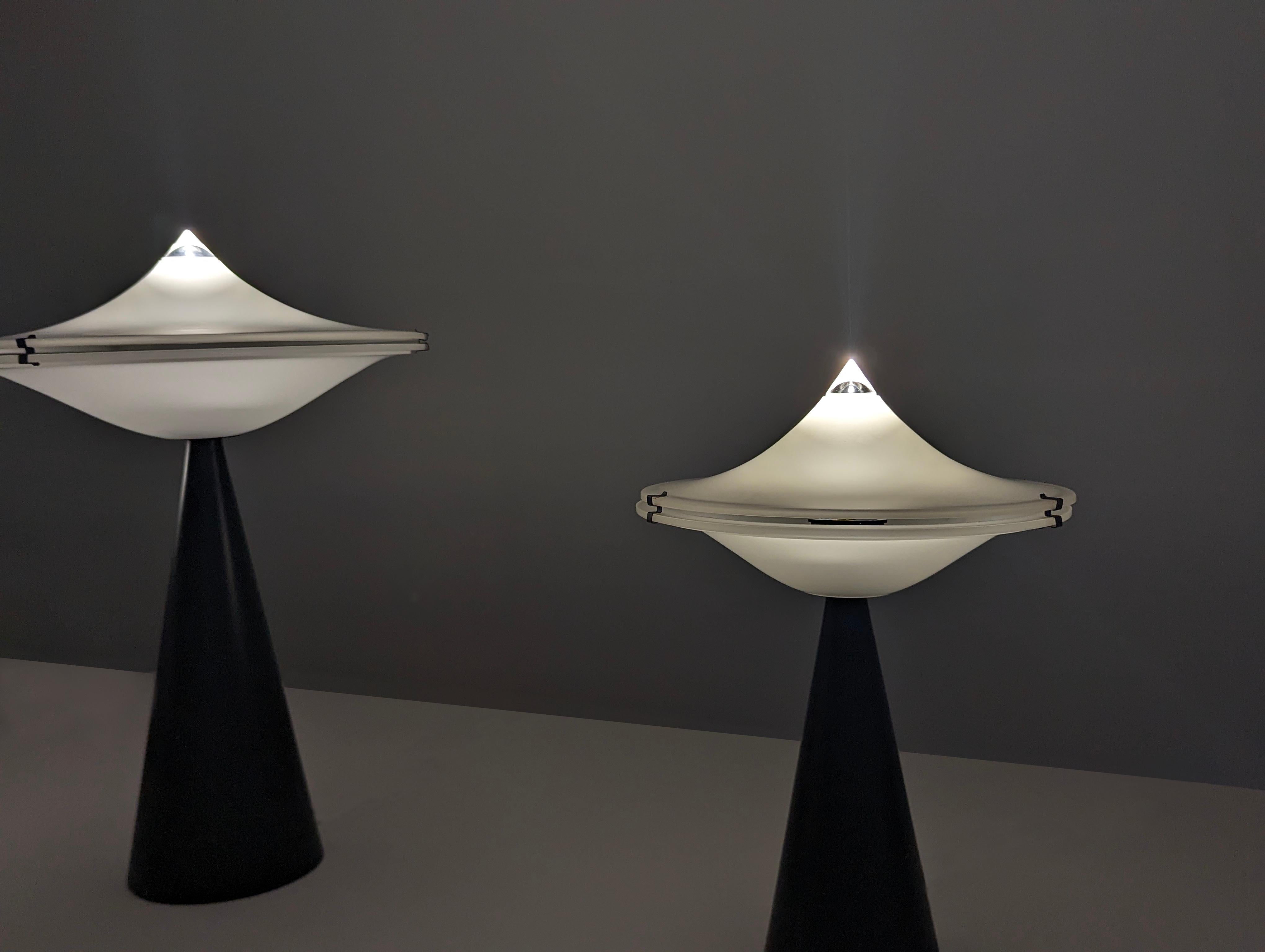 Mid-Century Modern Lampe de table Alien par Cesaro L. pour Tre Ci/Luce, Italie, années 1970, lot de 3 en vente