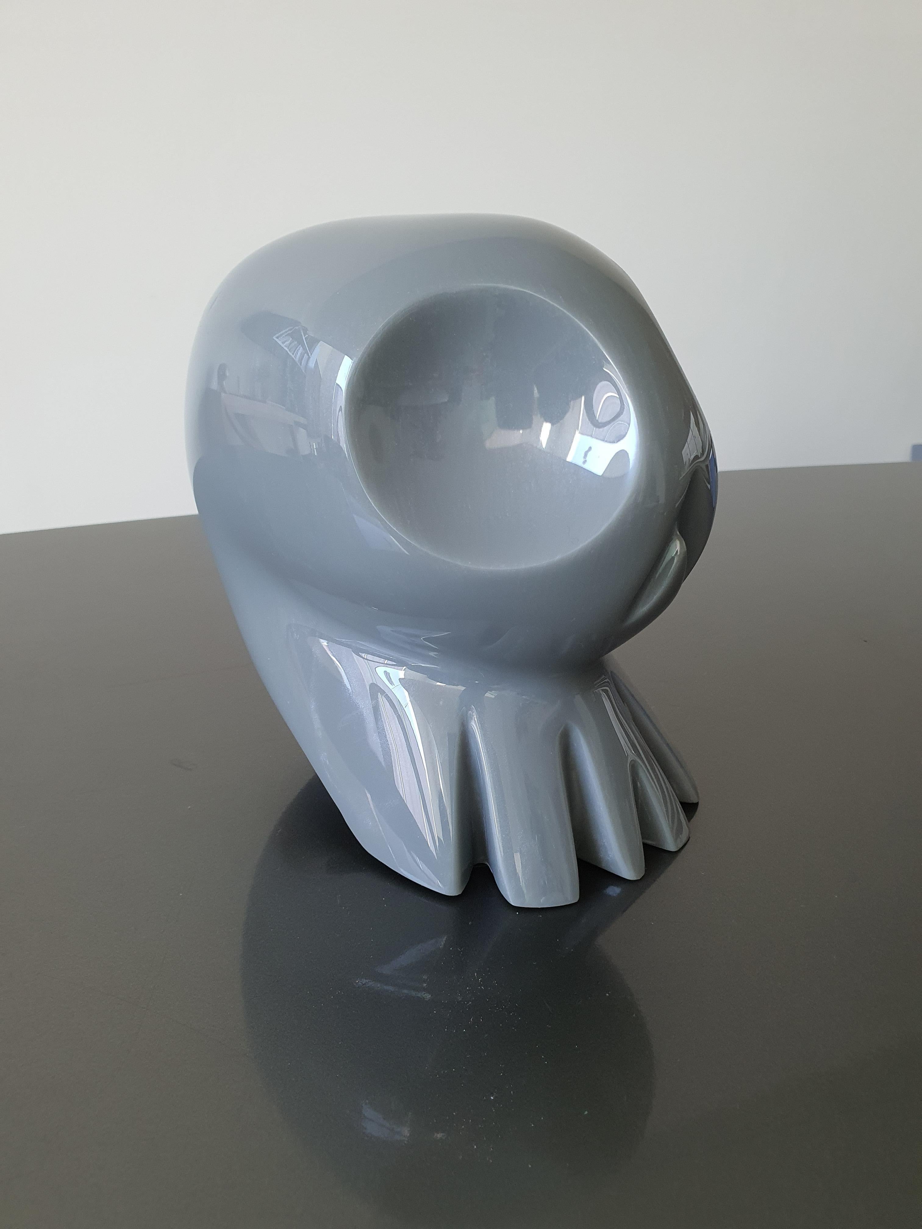Alieno is a sculpture of an extraterrestrial skull represented through design and imagination that tells us how our ancestors had contact with aliens, conceived as a cult piece that adds added value for all that it entails.

Silvino