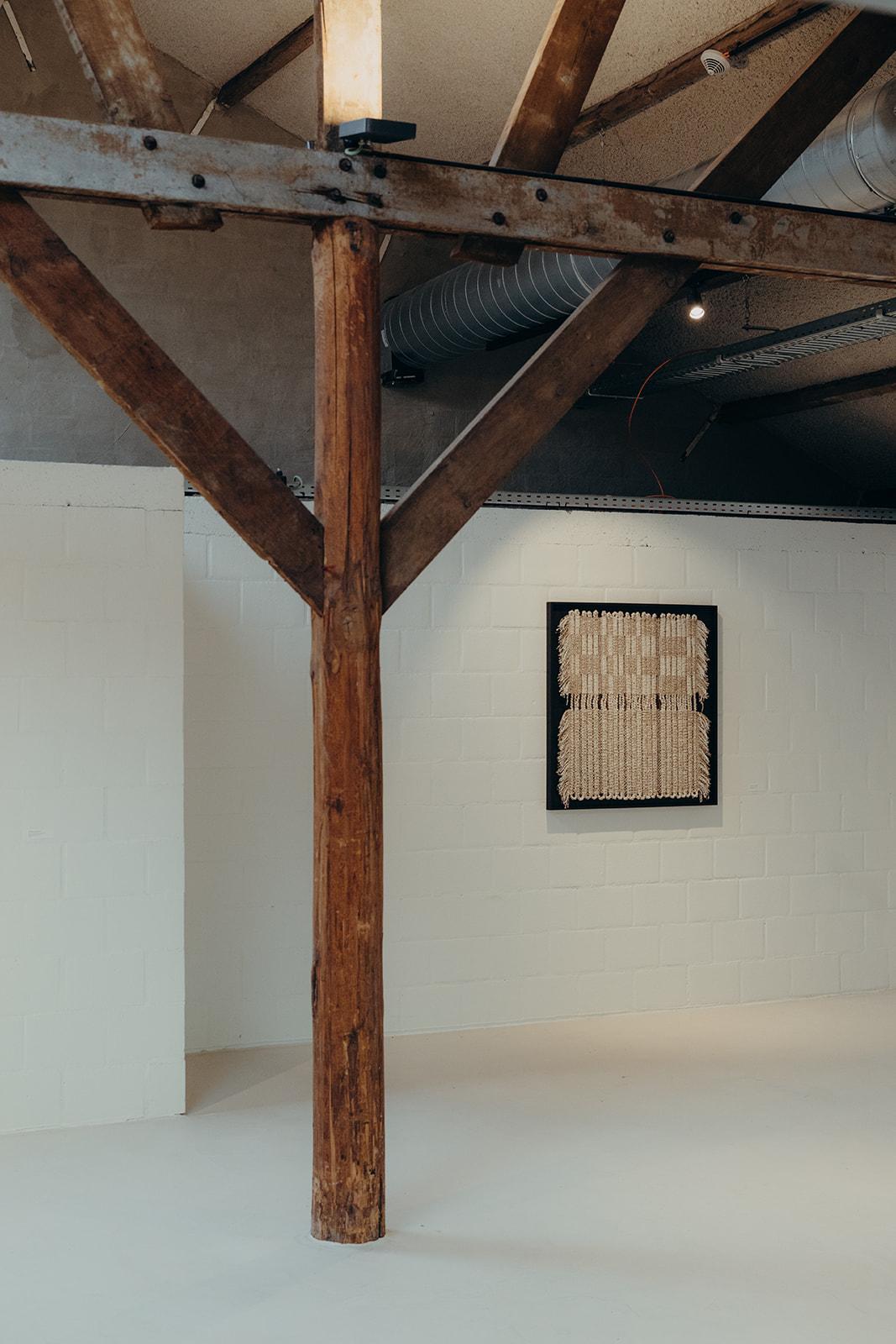 Wandskulptur „Aligned #1“ von Delphine Cobbaert (Belgisch) im Angebot
