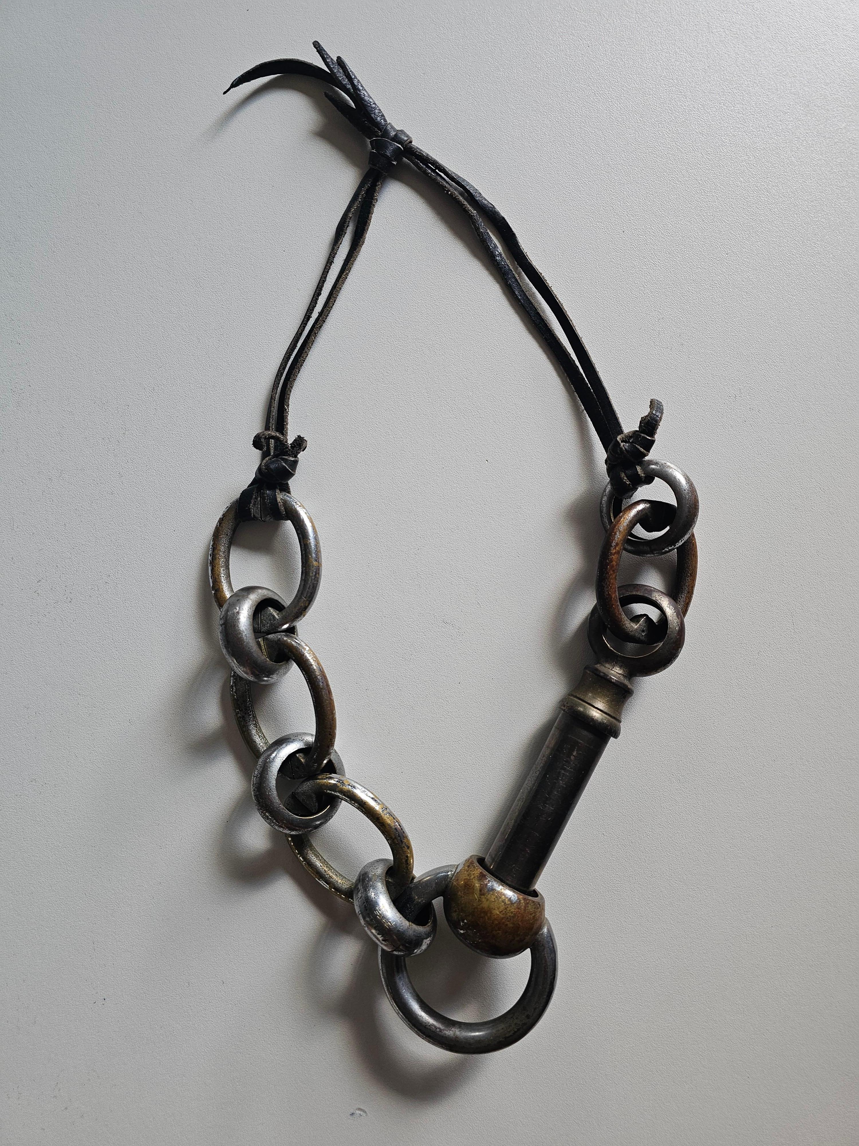 Collana Alina Alamorean Horse Bit Argento Nero in vendita 1