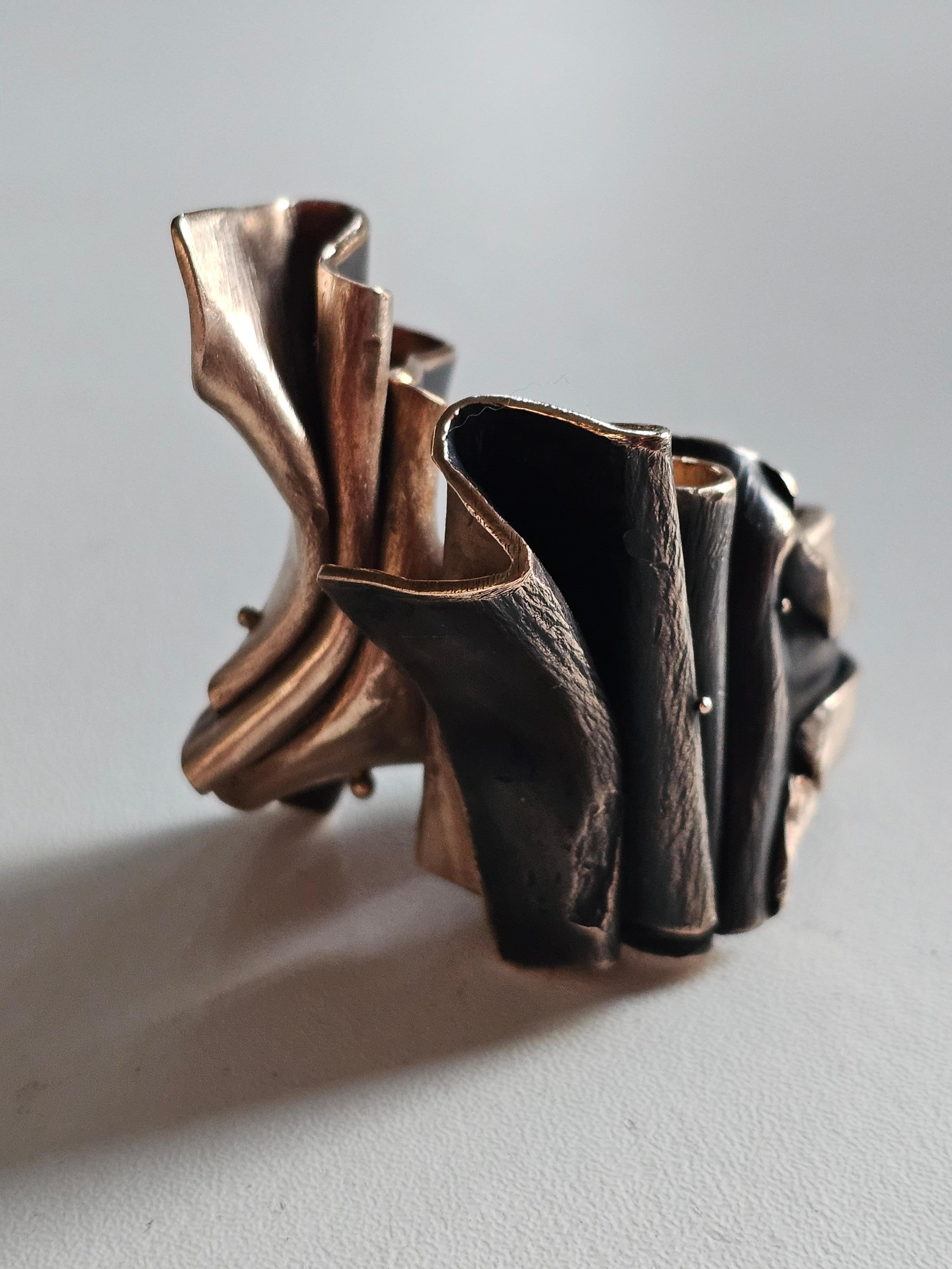 Alina Alamorean Little Pleats Sculptural Contemporary Ring Black Gold Bronze For Sale 7
