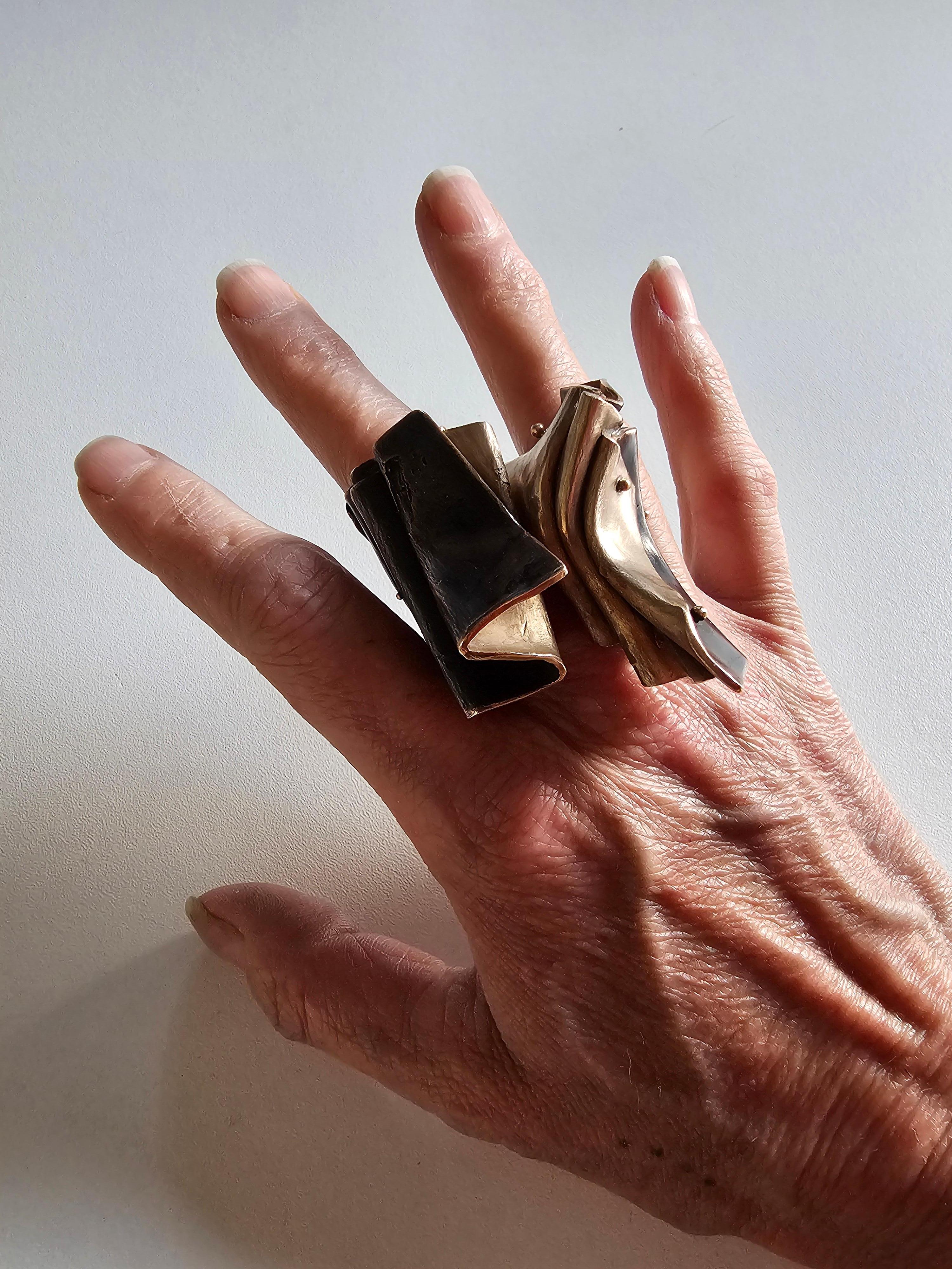 Alina Alamorean Little Pleats Sculptural Contemporary Ring Black Gold Bronze For Sale 8