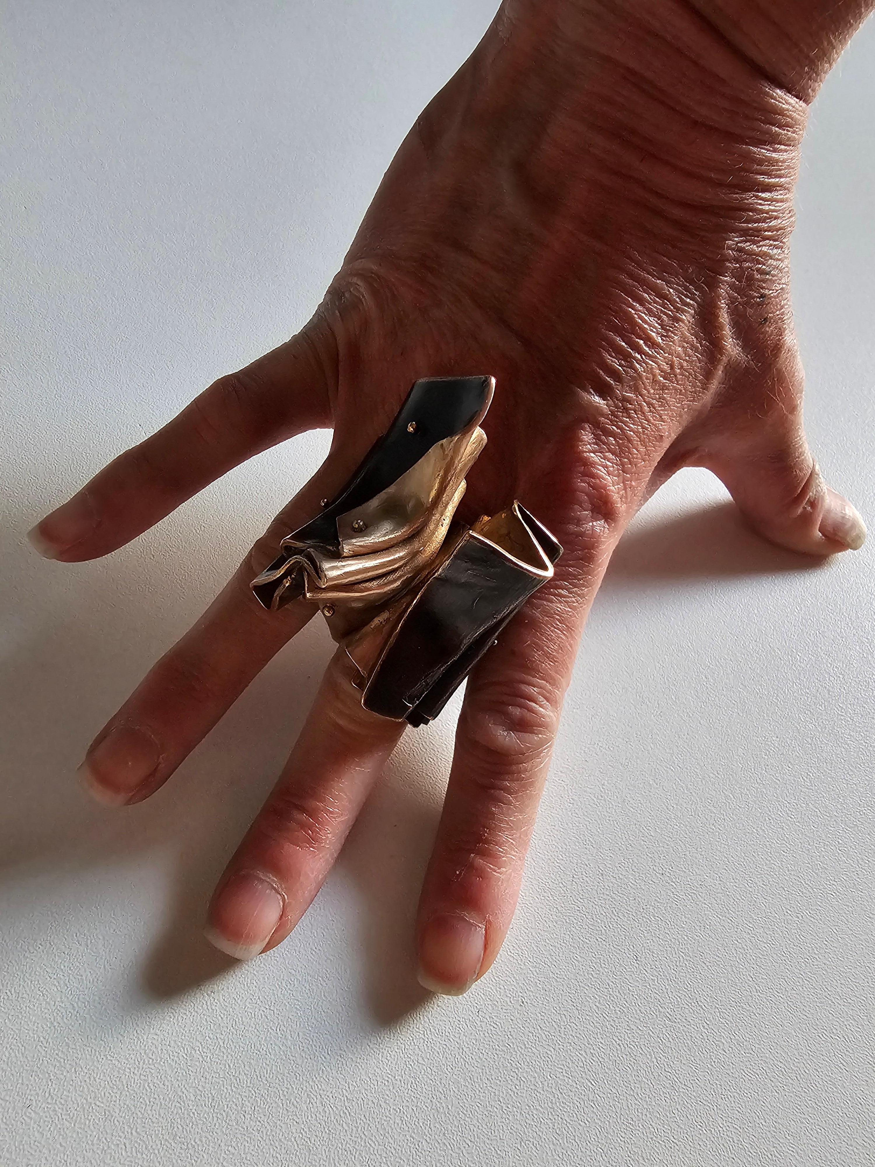 Alina Alamorean Little Pleats Sculptural Contemporary Ring Black Gold Bronze For Sale 10