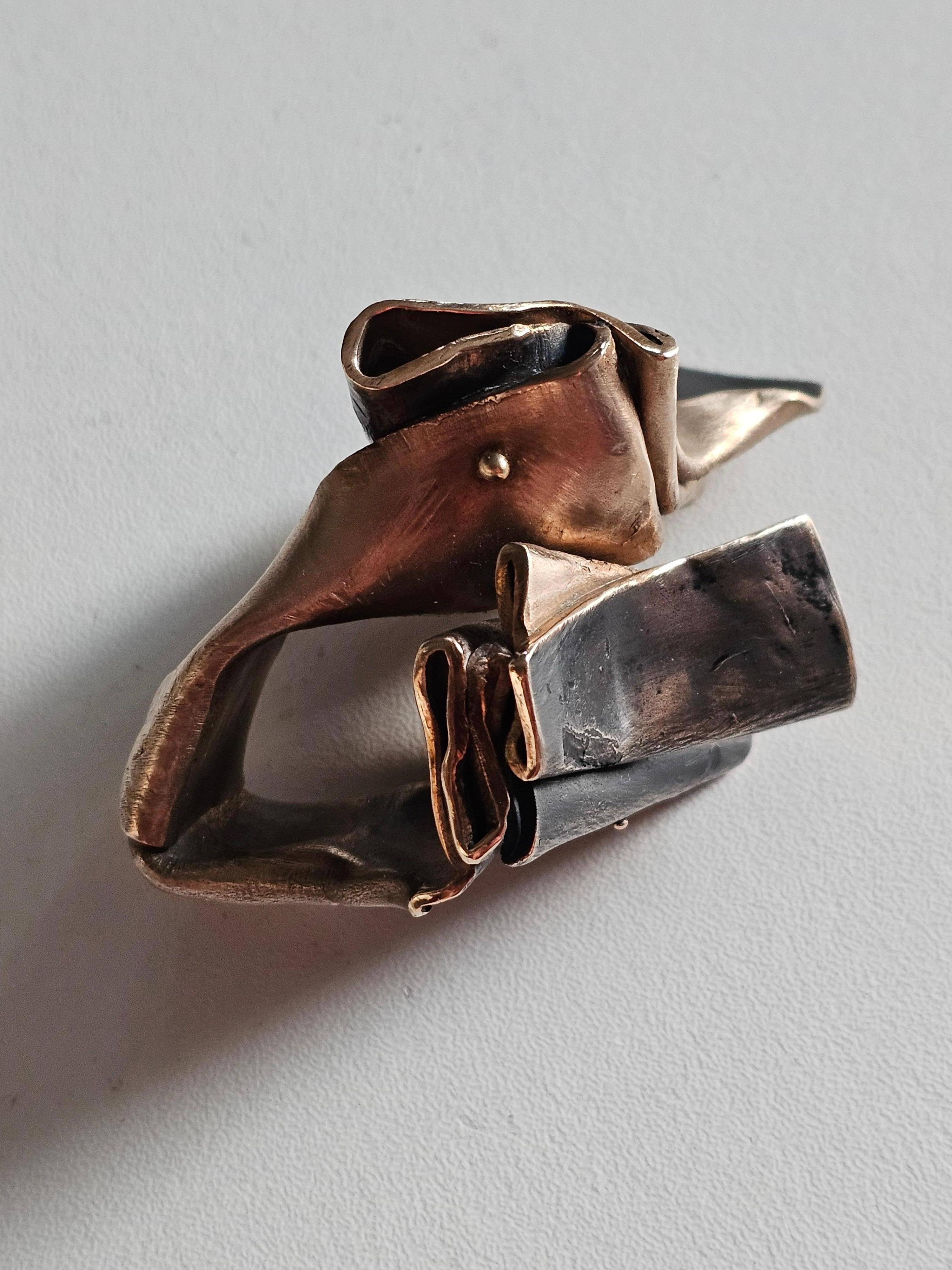 Alina Alamorean Little Pleats Sculptural Contemporary Ring Black Gold Bronze For Sale 2