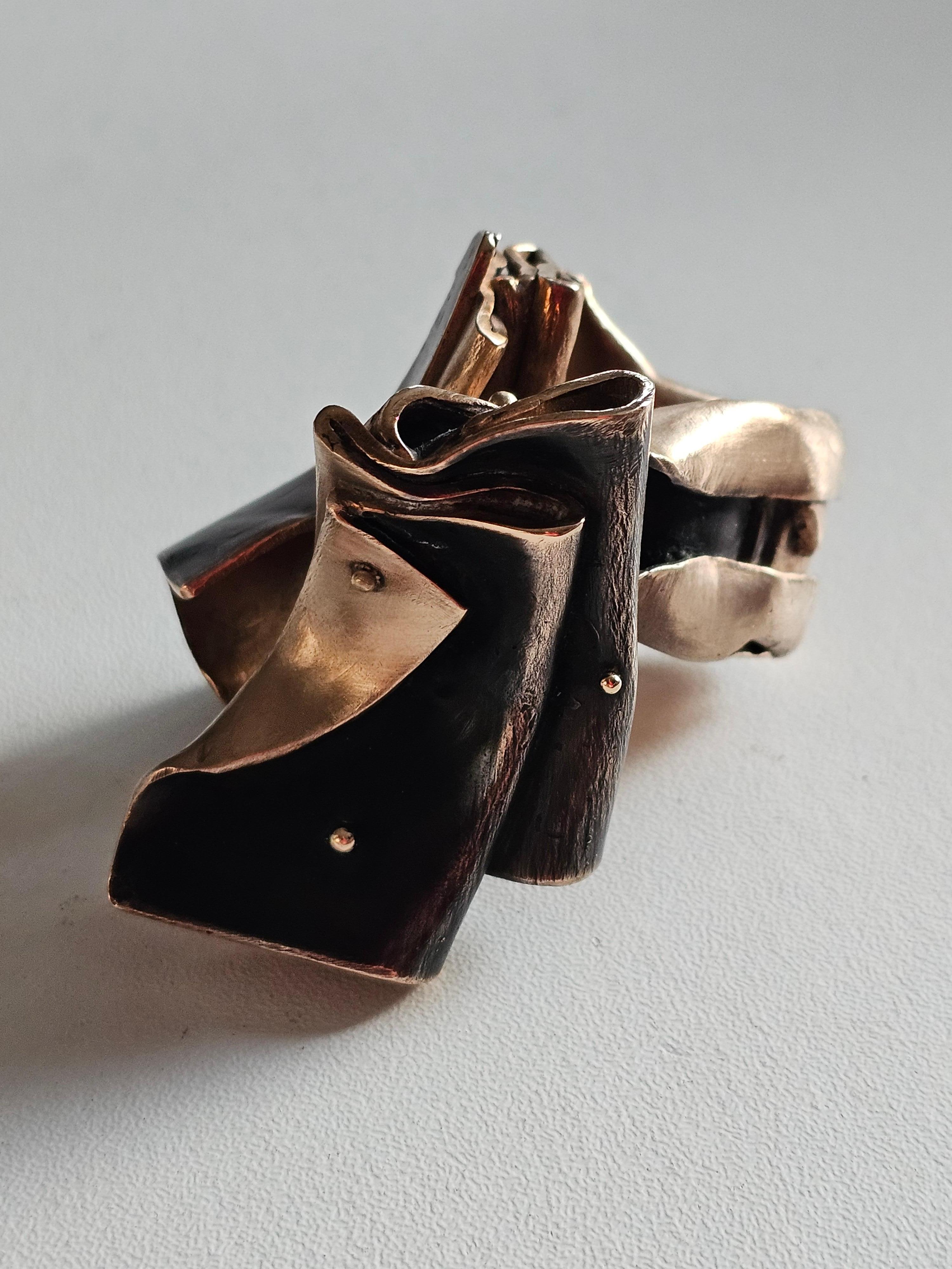 Alina Alamorean Little Pleats Sculptural Contemporary Ring Black Gold Bronze For Sale 5