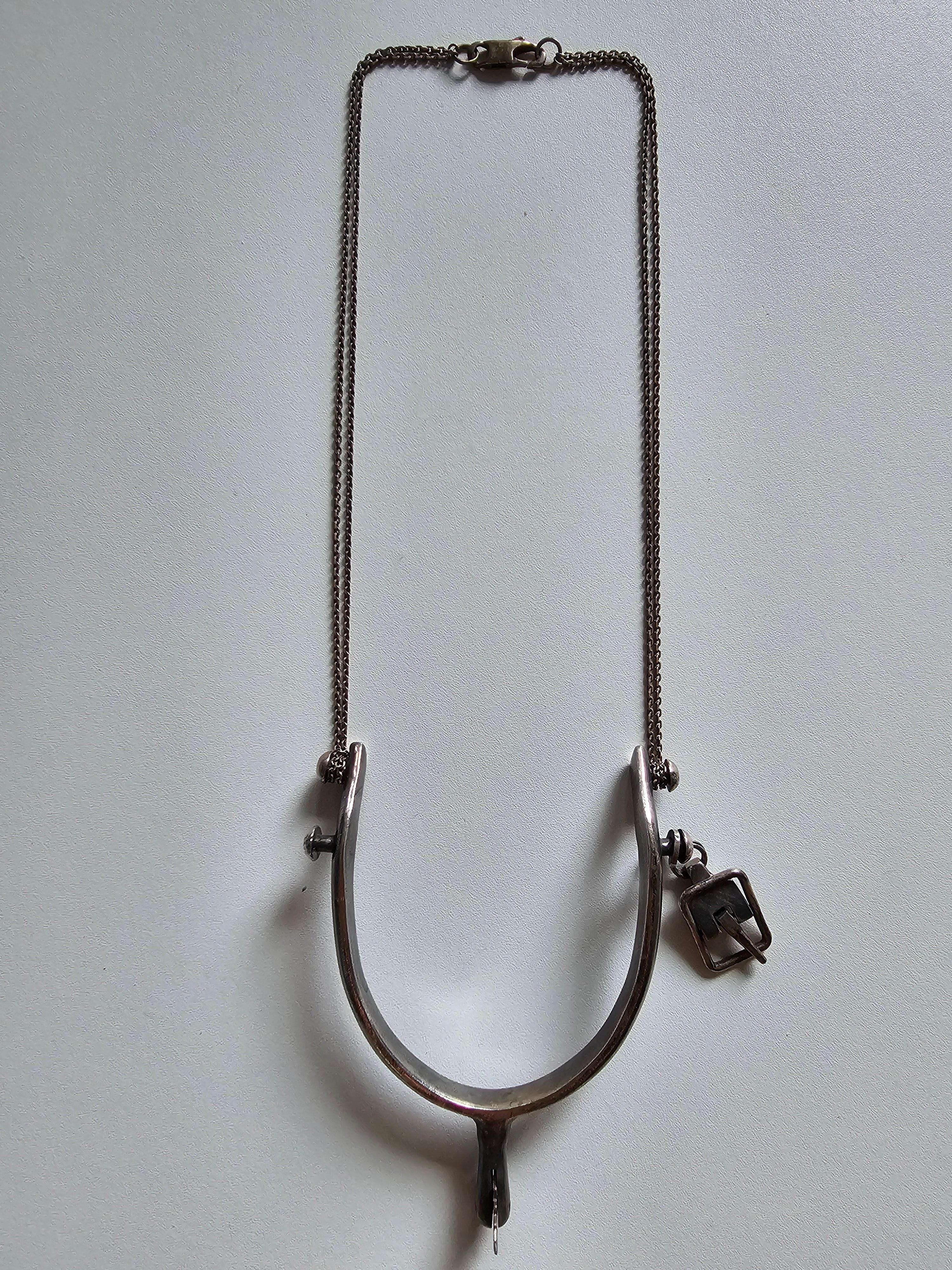 Collana Alina Alamorean Love Spur XIX secolo in argento nero in vendita 4