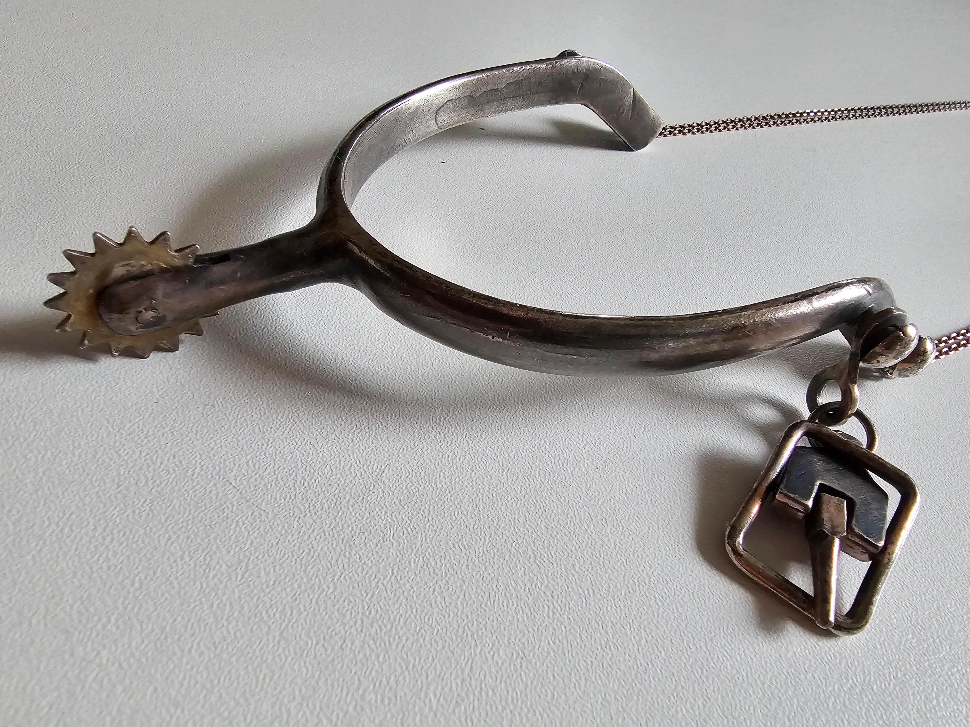 Collana Alina Alamorean Love Spur XIX secolo in argento nero in vendita 1