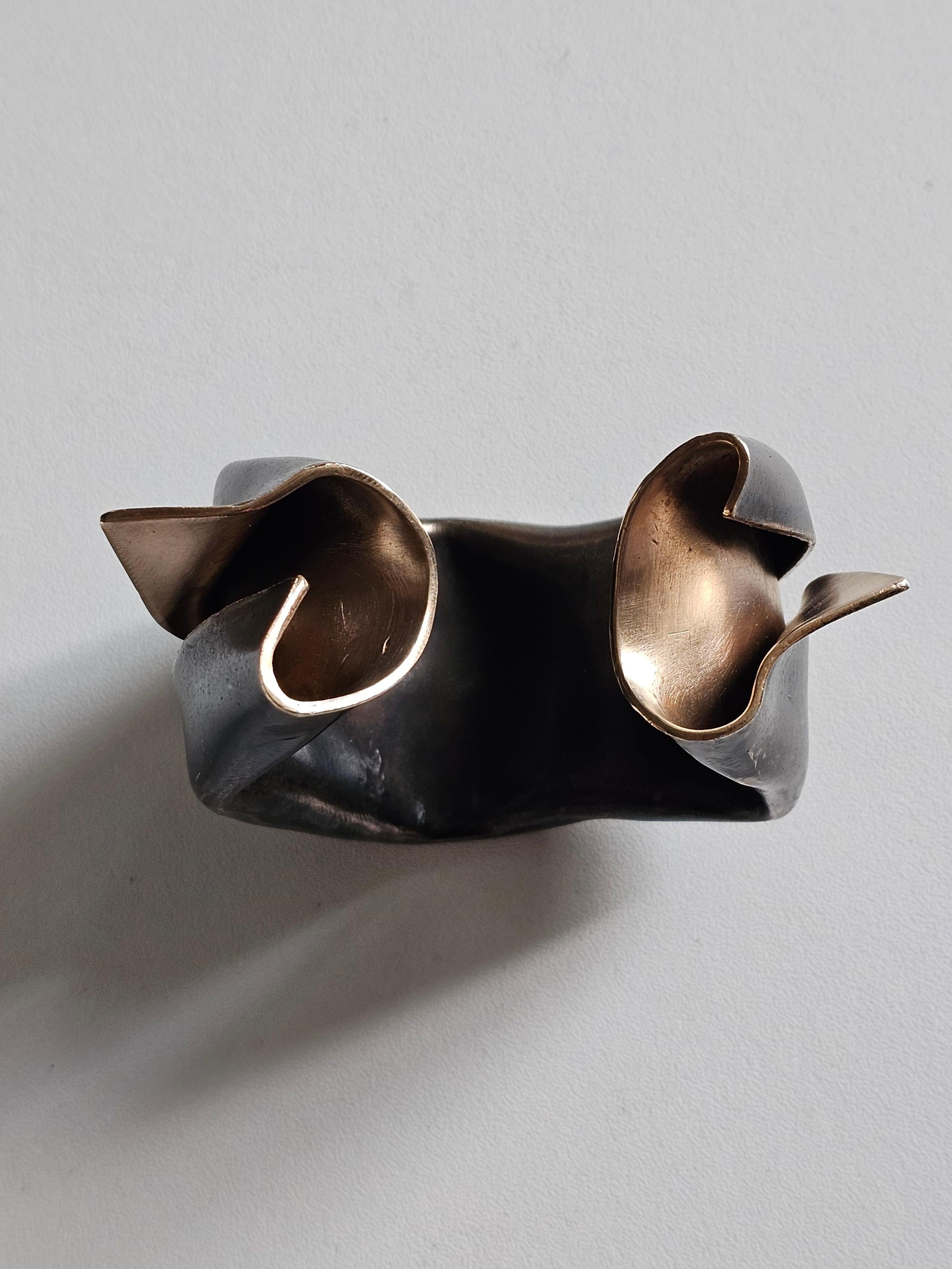 Alina Alamorean Pleats Contemporary Statement Cuff Bracelet Black Bronze For Sale 3