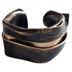 Alina Alamorean Pliegues Brazalete brazalete contemporáneo Bronce negro