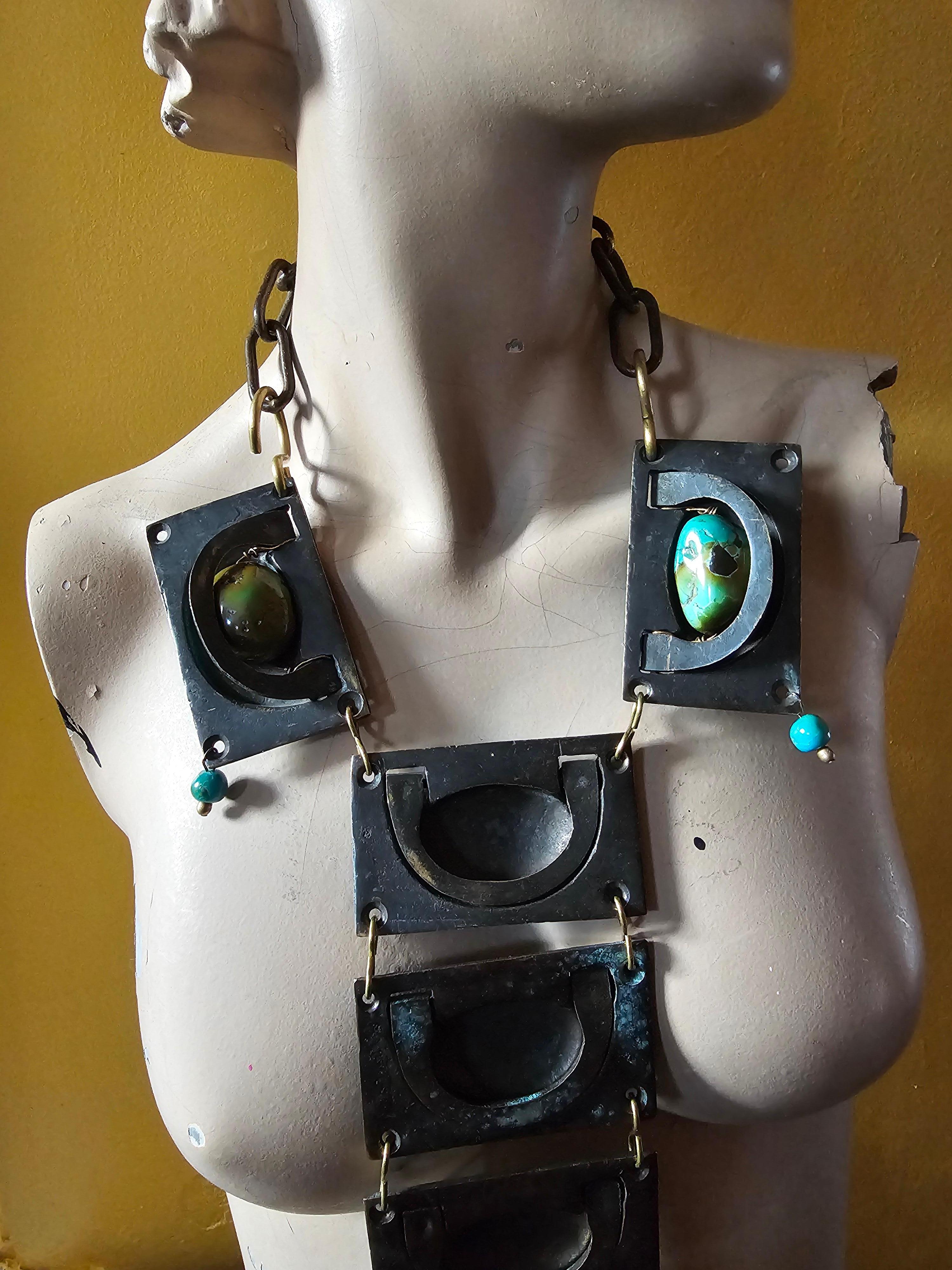 Alina Alamorean Secret Drawers - Collana contemporanea in ottone e turchese in vendita 10
