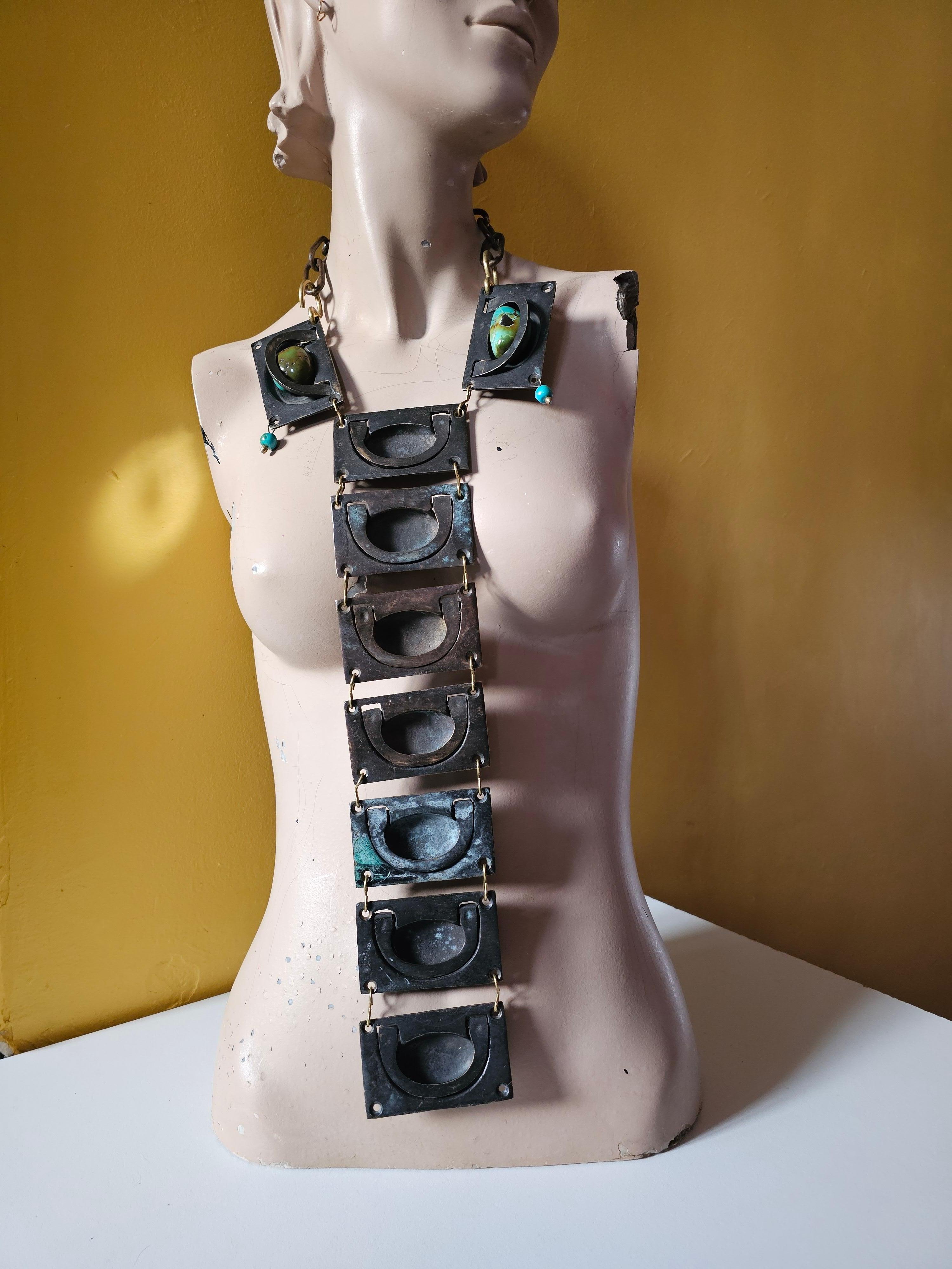 Alina Alamorean Secret Drawers - Collana contemporanea in ottone e turchese in vendita 11