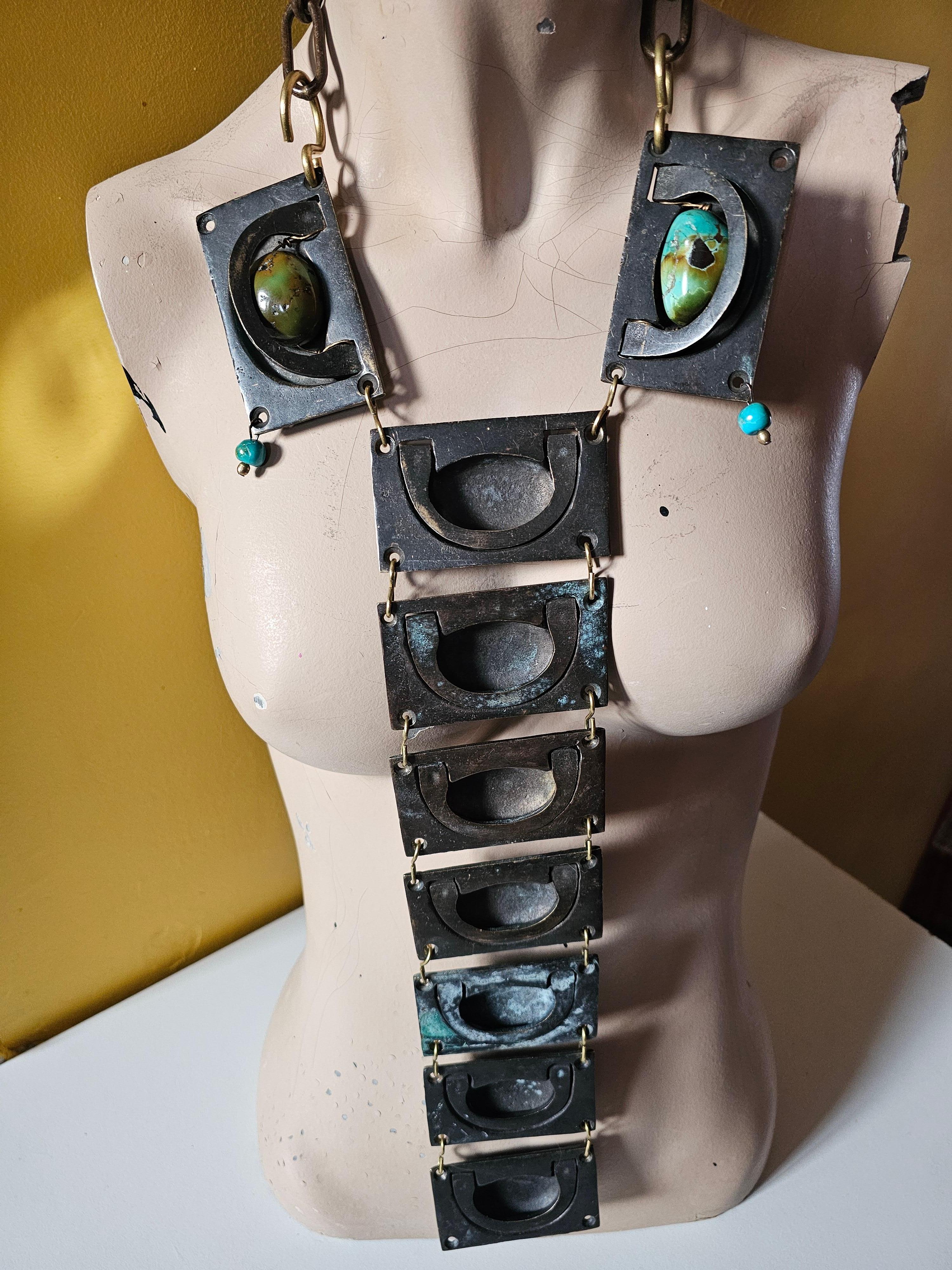 Alina Alamorean Secret Drawers - Collana contemporanea in ottone e turchese in vendita 12