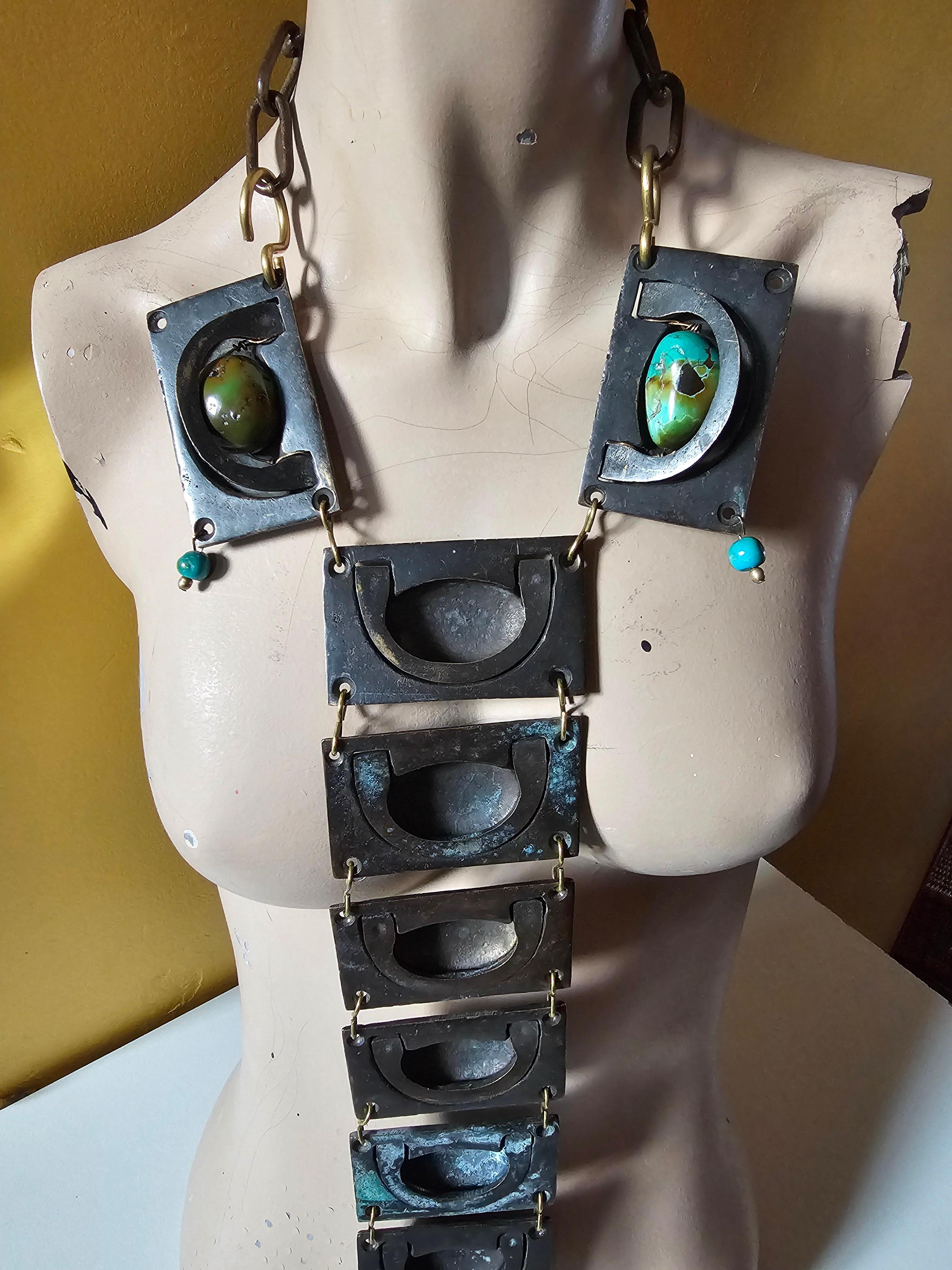 Alina Alamorean Secret Drawers - Collana contemporanea in ottone e turchese in vendita 13