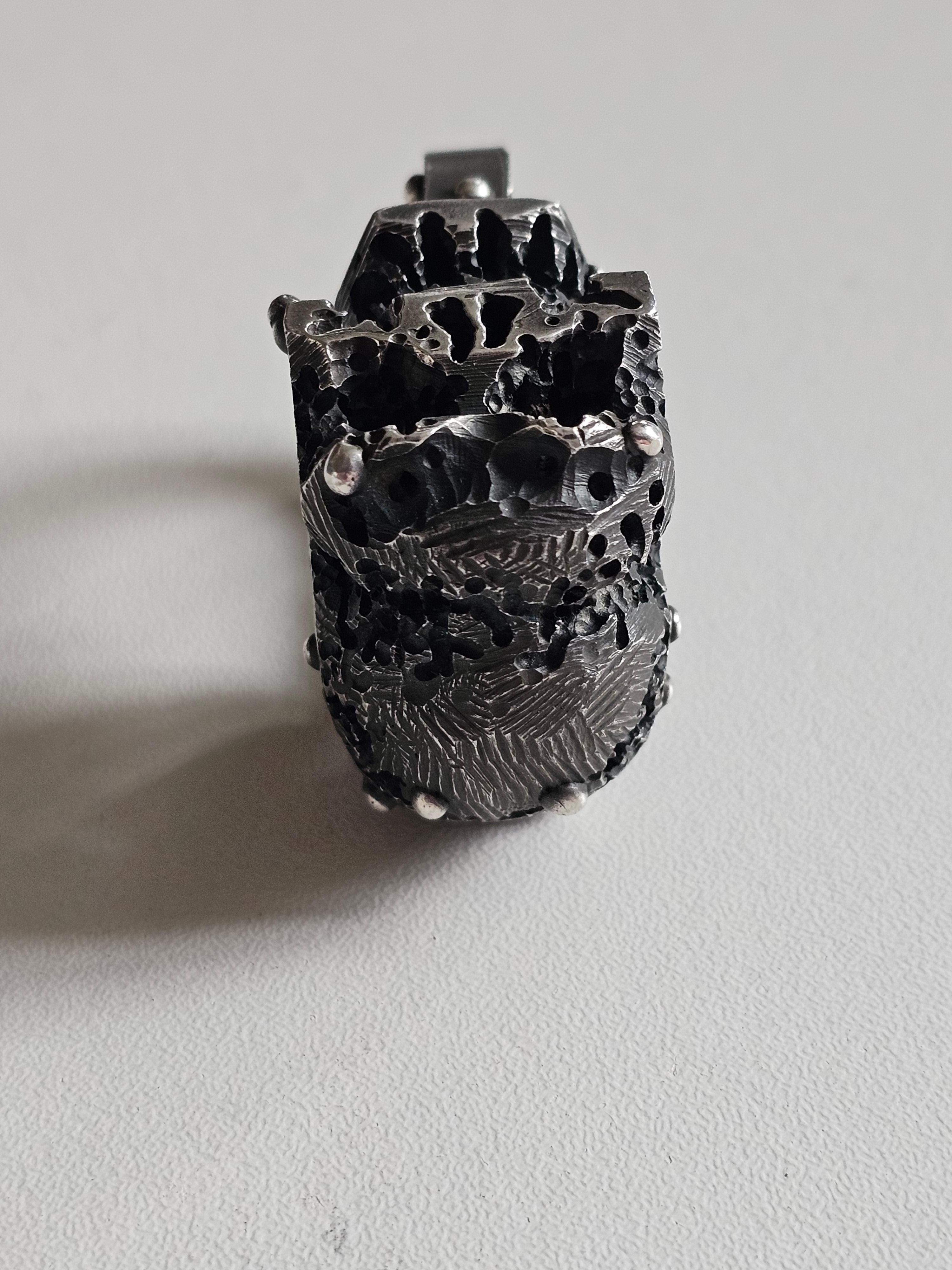 Alina Alamorean Skull Sculpted Contemporary Statement Ring Black Silver For Sale 7