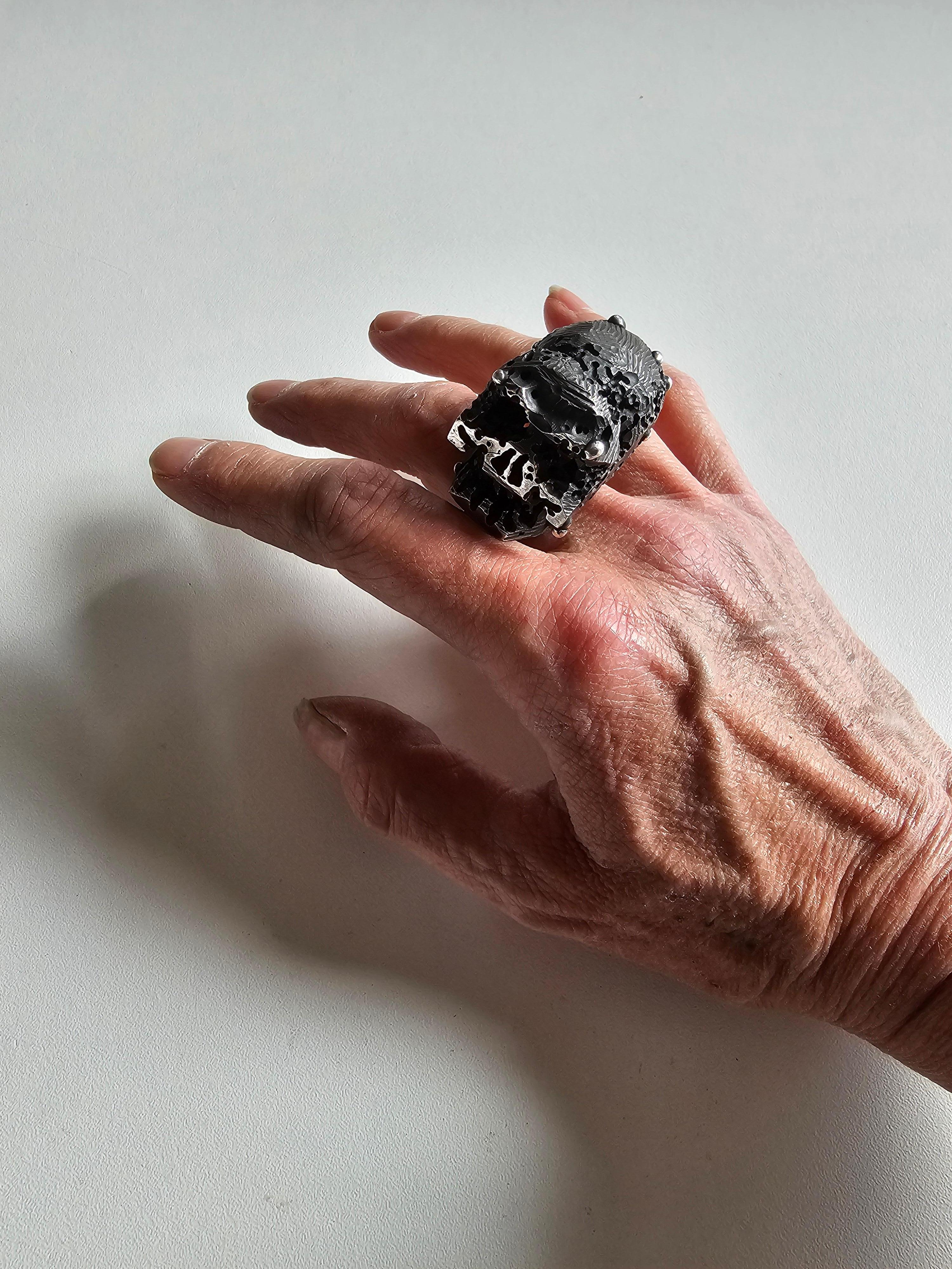 Alina Alamorean Skull Sculpted Contemporary Statement Ring Black Silver For Sale 8