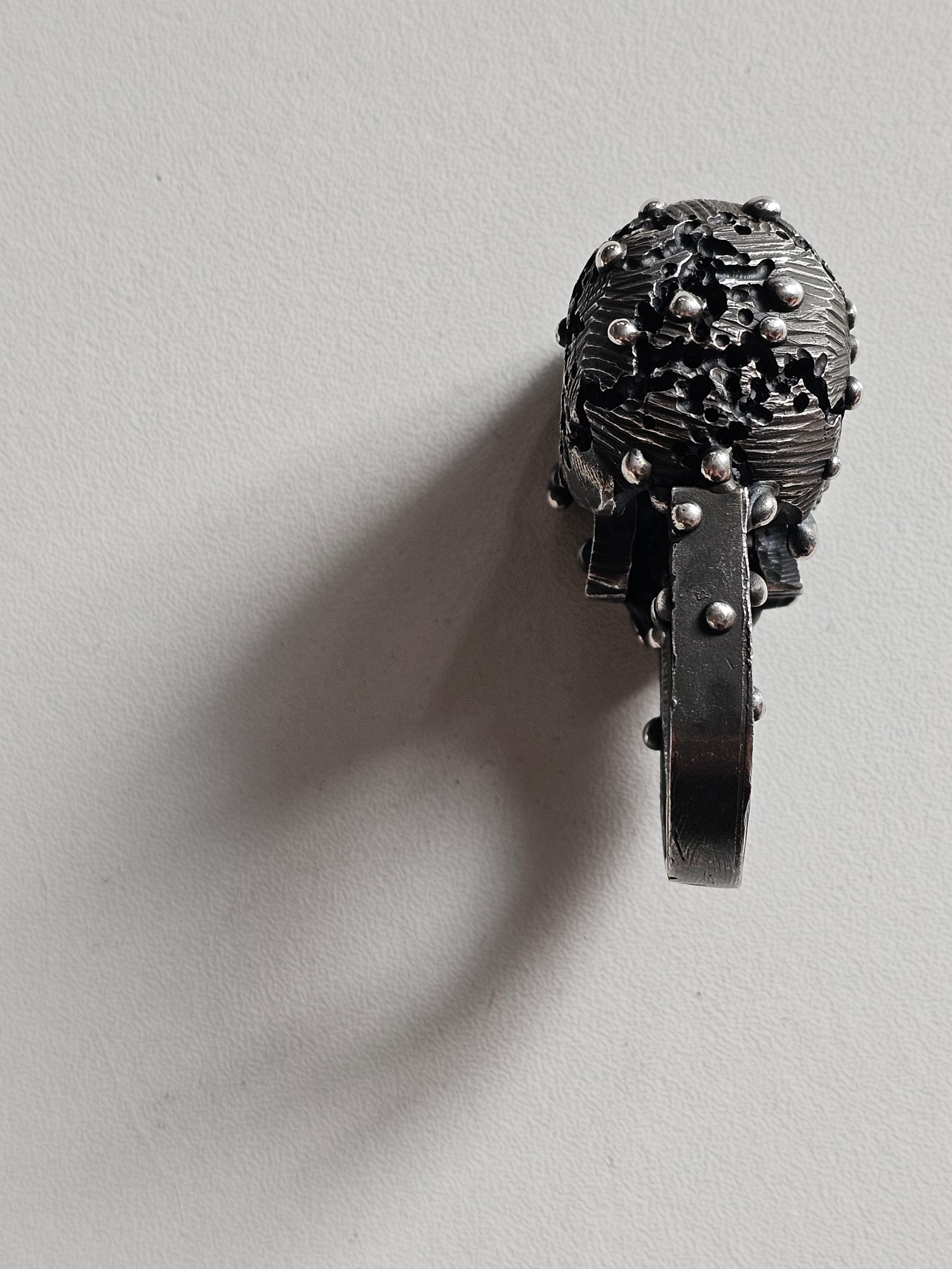 Alina Alamorean Skull Sculpted Contemporary Statement Ring Black Silver For Sale 5