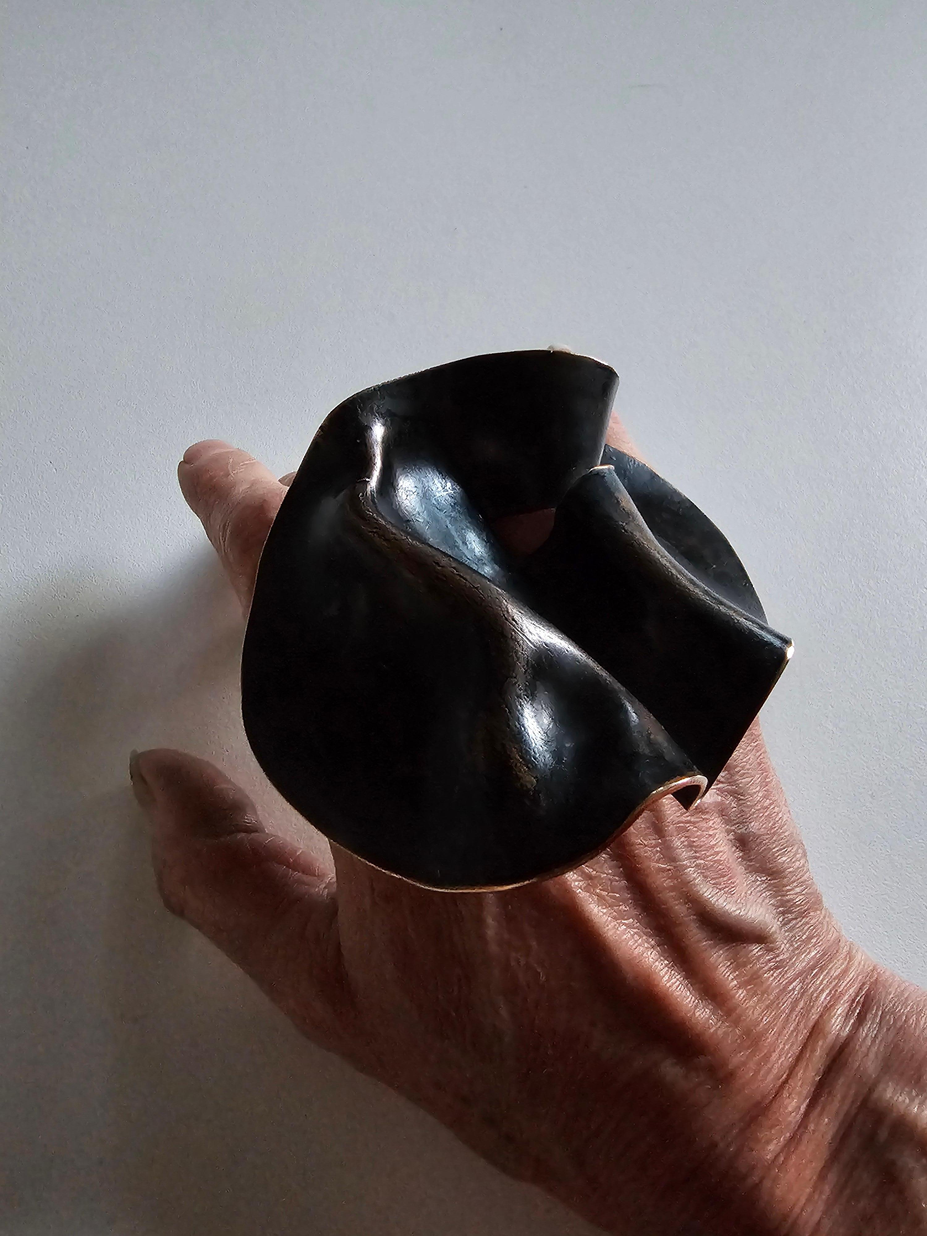 Alina Alamorean Veins of Love Sculptural Contemporary Ring Black Bronze For Sale 8