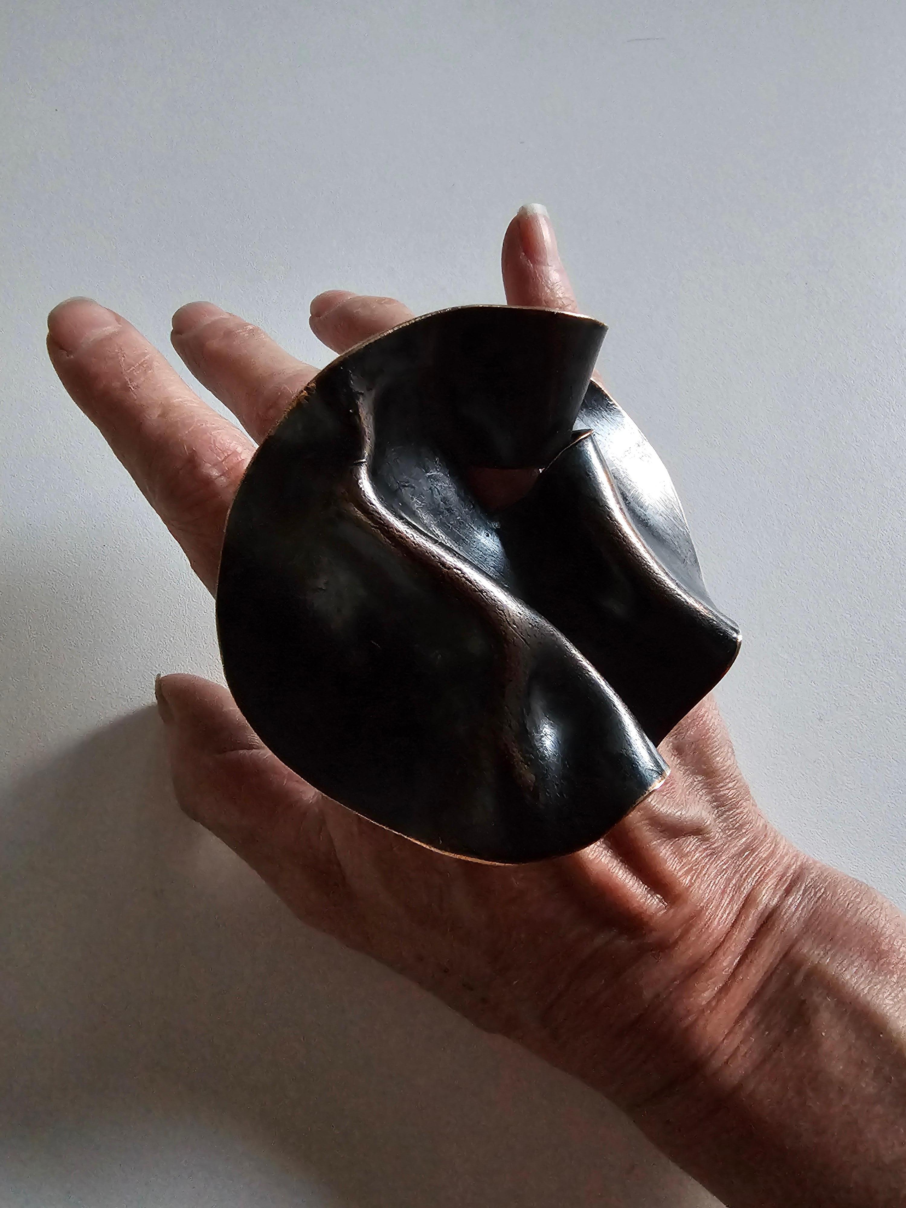 Alina Alamorean Veins of Love Sculptural Contemporary Ring Black Bronze For Sale 9