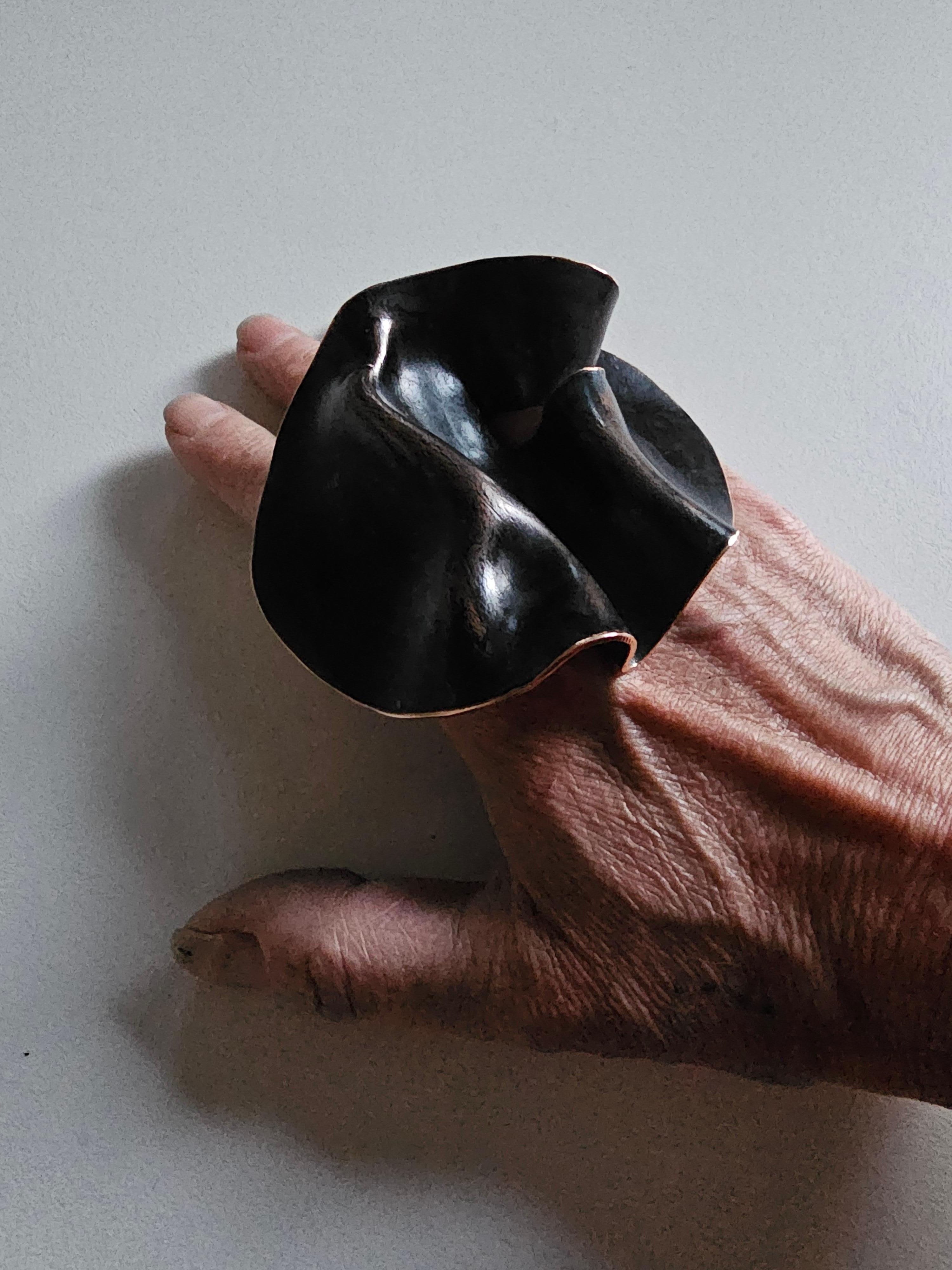 Alina Alamorean Veins of Love Sculptural Contemporary Ring Black Bronze For Sale 12