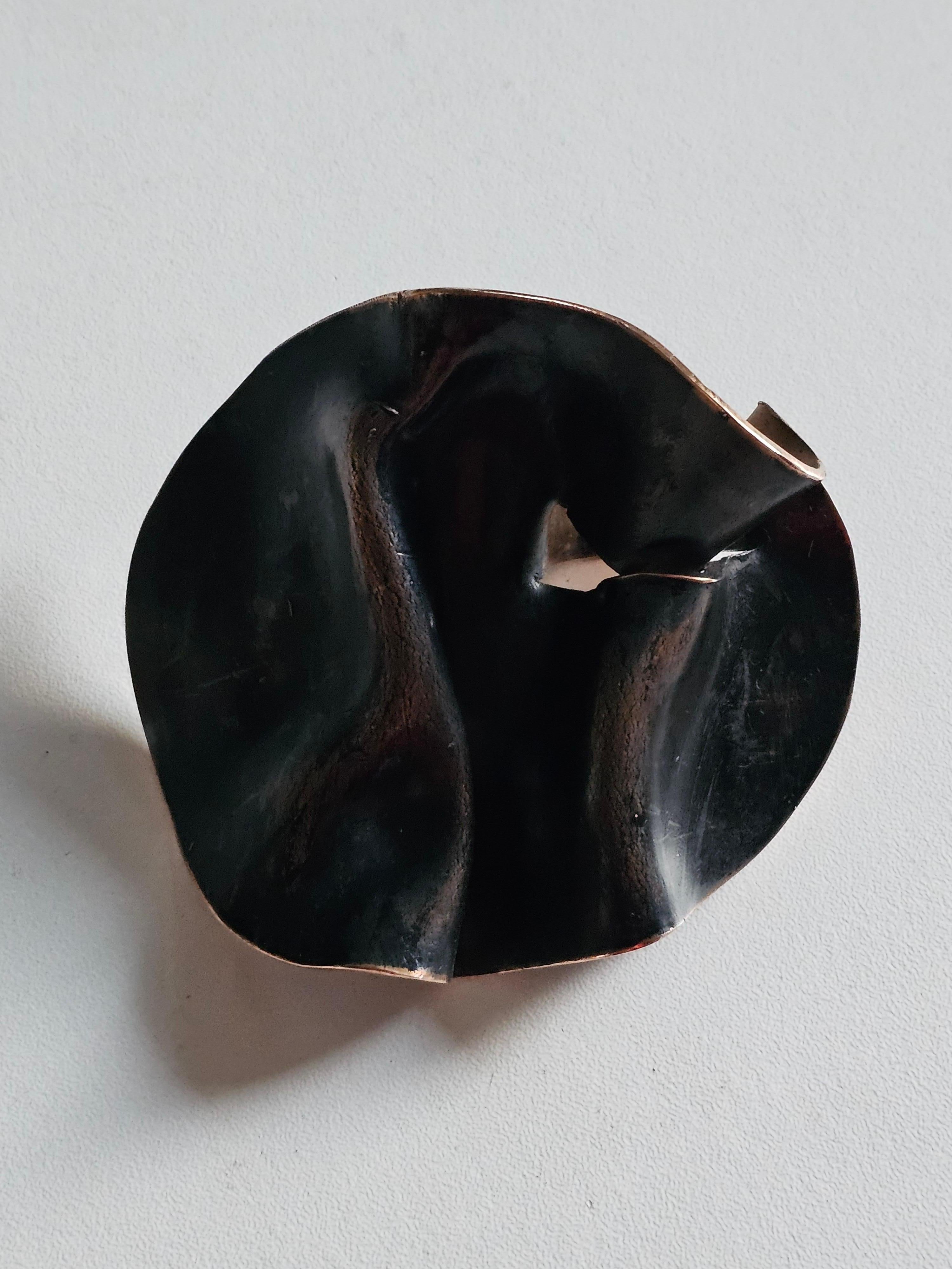 Women's or Men's Alina Alamorean Veins of Love Sculptural Contemporary Ring Black Bronze For Sale