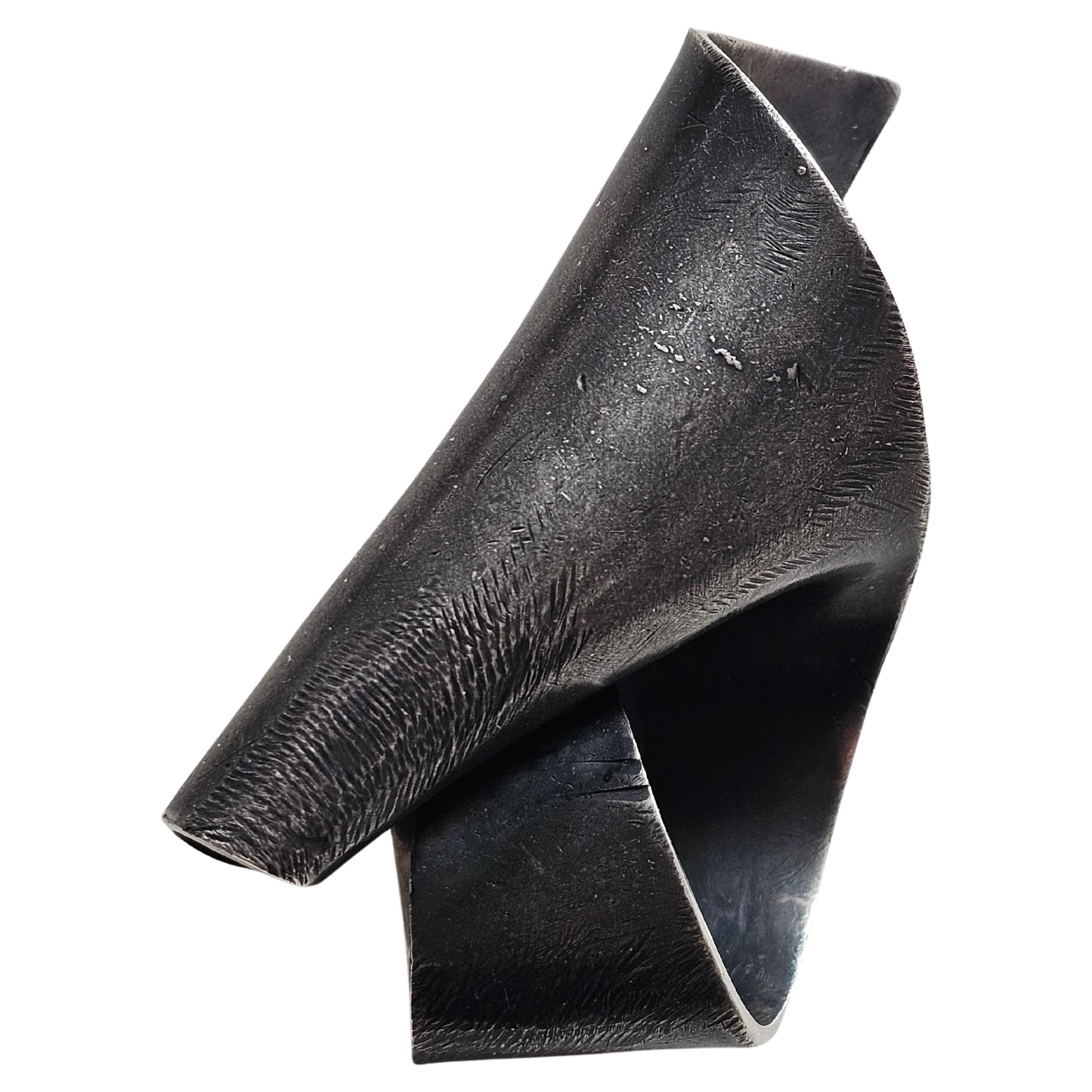 Alina Alamorean Victory Anello scultoreo contemporaneo A. Silver
