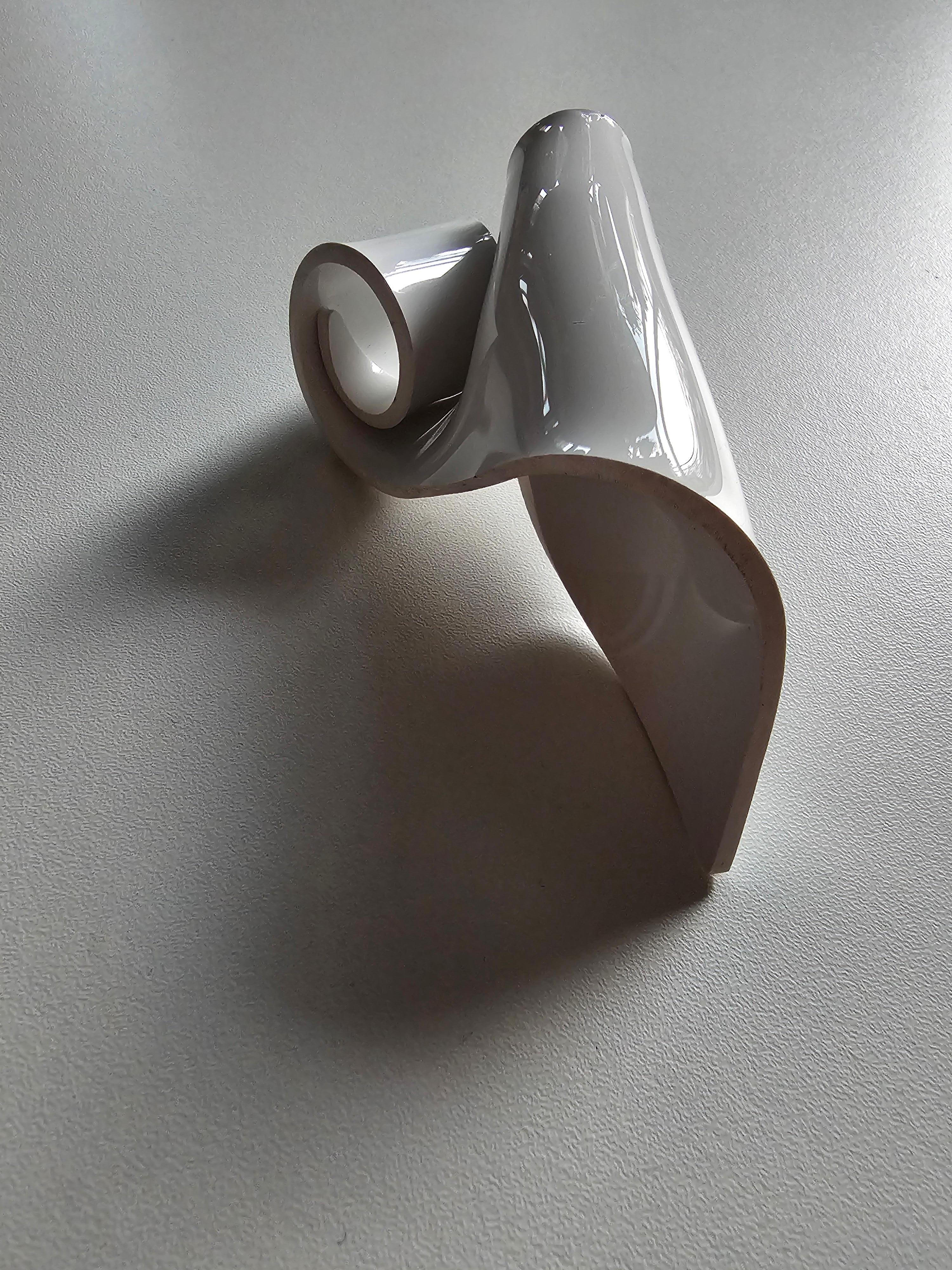 Alina Alamorean Colomba Bianca Anello scultoreo contemporaneo Altuglass In condizioni Nuovo in vendita a Fresnes, IDF