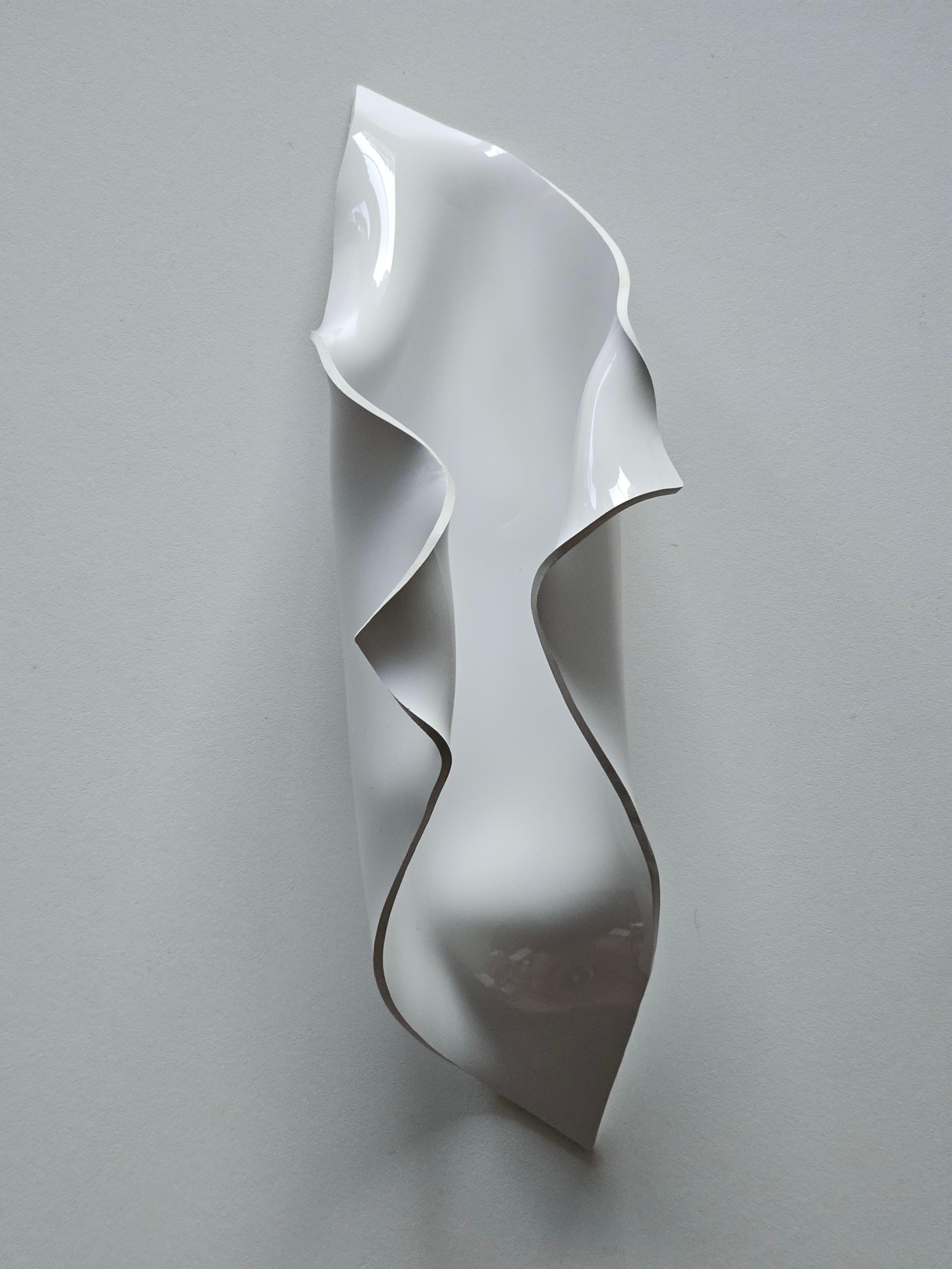 Alina Alamorean Brazalete Escultural Contemporáneo Blanco 1 Altuglass en venta 1