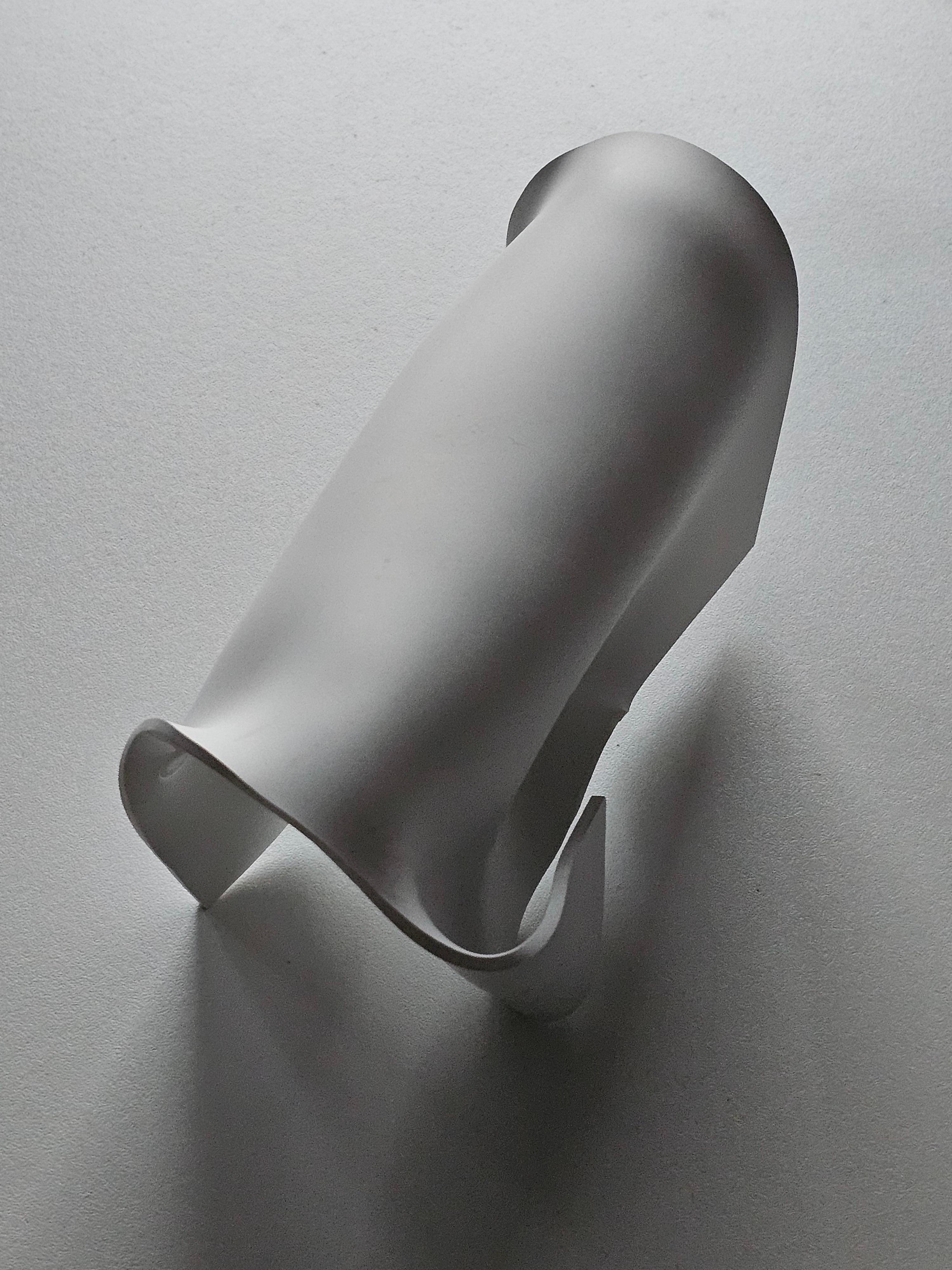 Alina Alamorean Brazalete Escultural Contemporáneo Blanco 2 Altuglass en venta 5