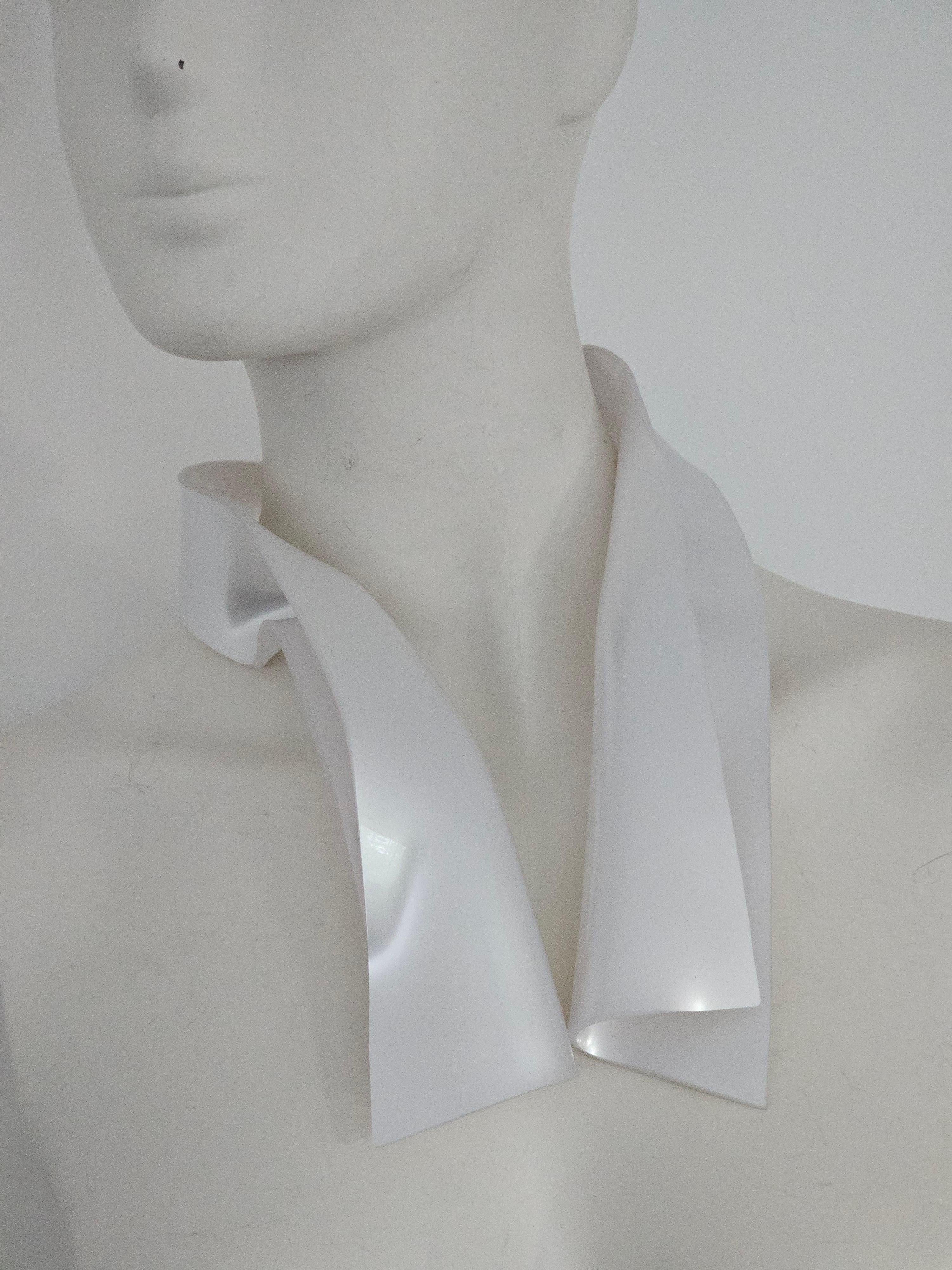 Alina Alamorean White Sculptural Contemporary Statement Shawl Collar Altuglass in vendita 5