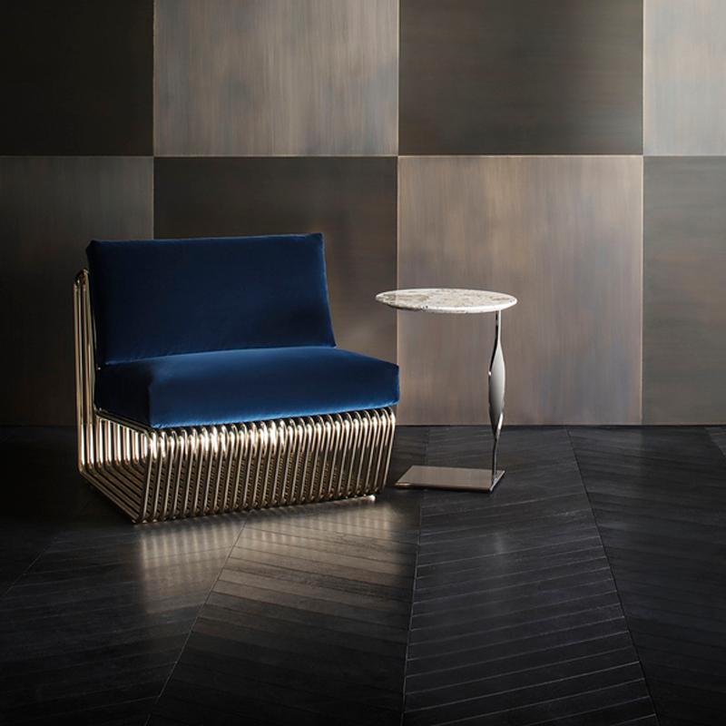 Alina Armchair with Blue Velvet and Base in Gold Finish In New Condition For Sale In Paris, FR