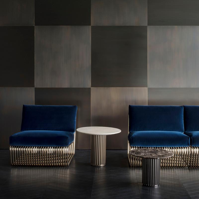 Contemporary Alina Armchair with Blue Velvet and Base in Gold Finish For Sale