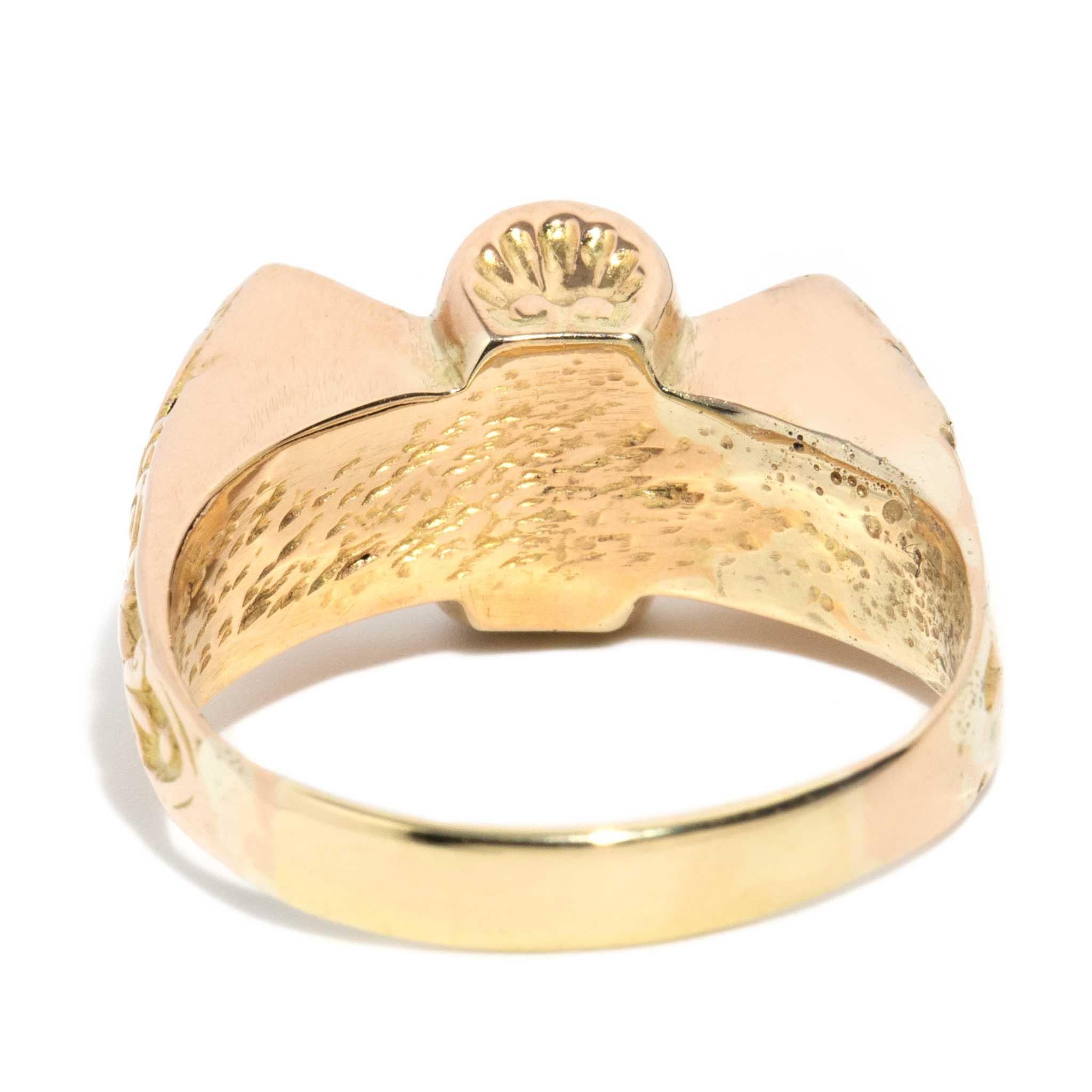 Anello Alina Circa 1940 Art Deco con perle e texture in oro giallo 15 carati in vendita 5