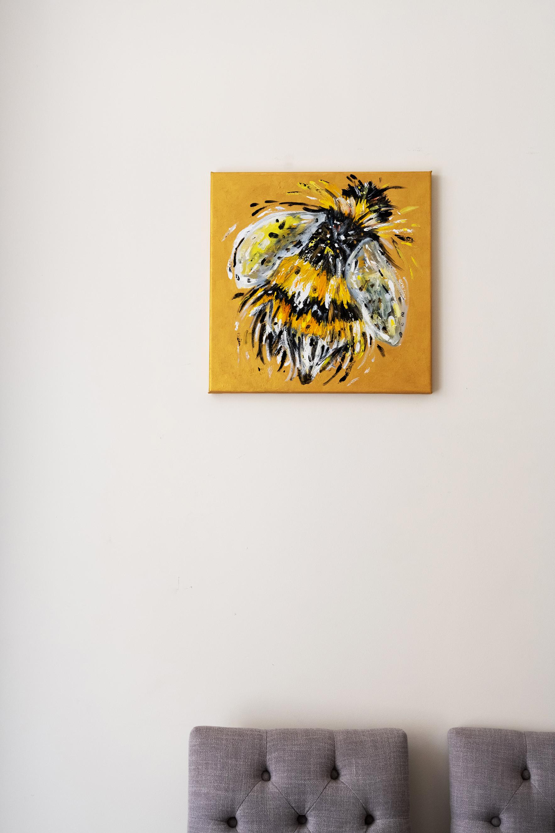 Bee . Originalgemälde (Realismus), Painting, von Alina O'Dwyer