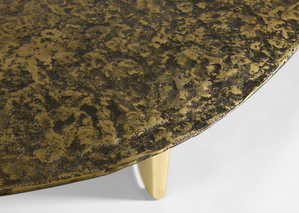 XXIe siècle et contemporain Aline Hazarian, Anahit Grande table basse ovale, bronze, Liban, 2017 en vente