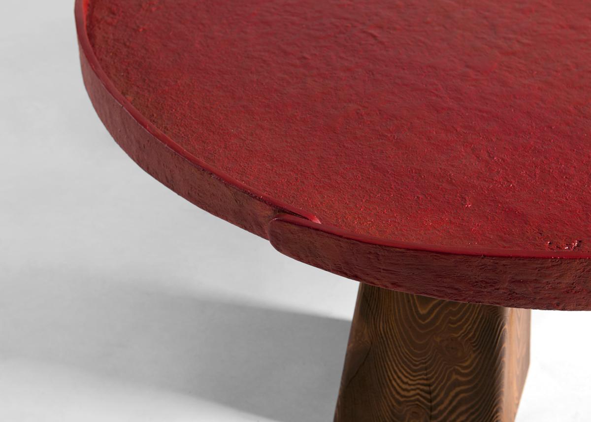 Runder Couchtisch von Aline Hazarian, Arpi Red, aus Bronze und Holz, Libanon, 2021 (Patiniert) im Angebot