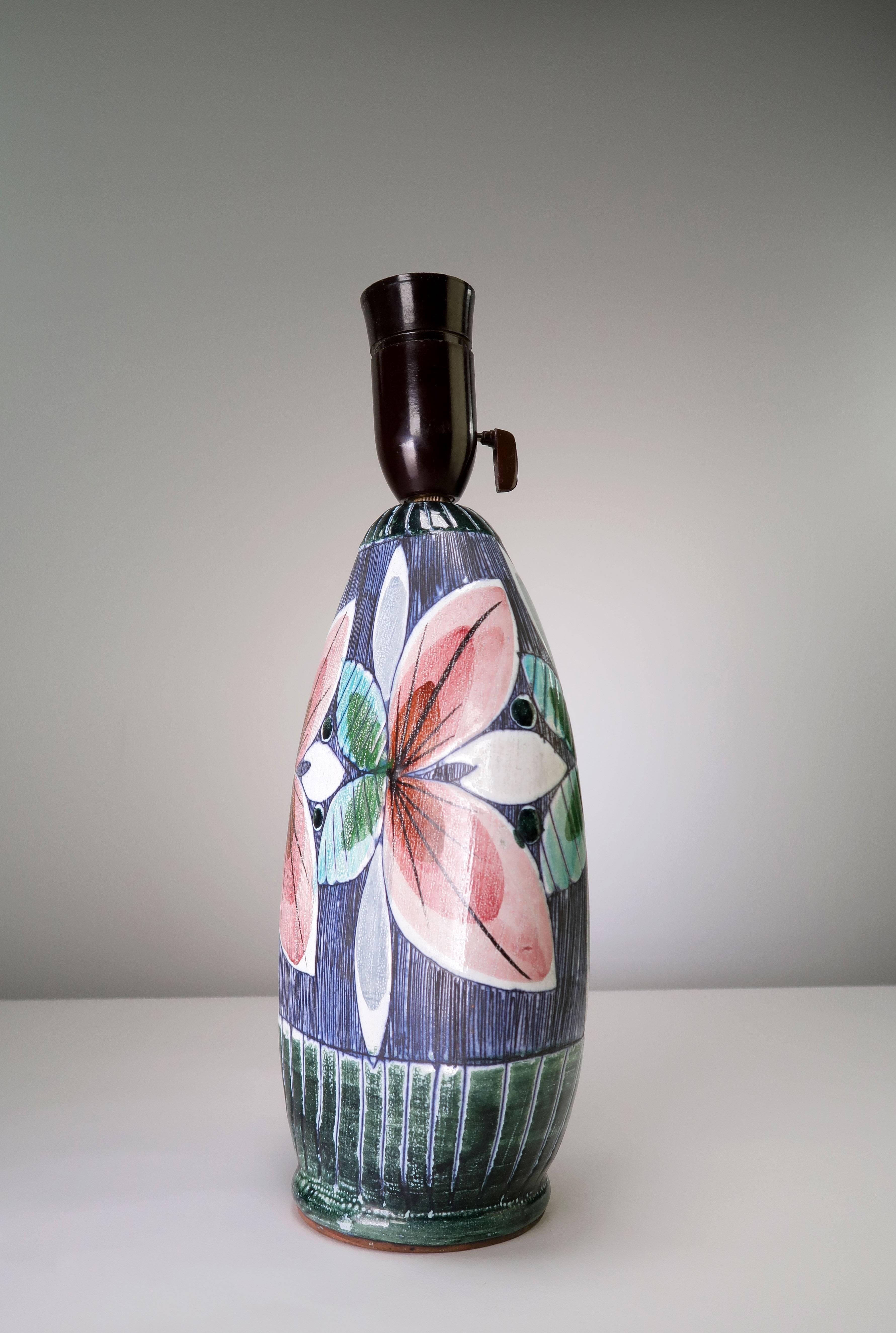 Scandinavian Modern Alingsås 1950s Hand-Painted Swedish Modern Floral Ceramic Table Lamp For Sale