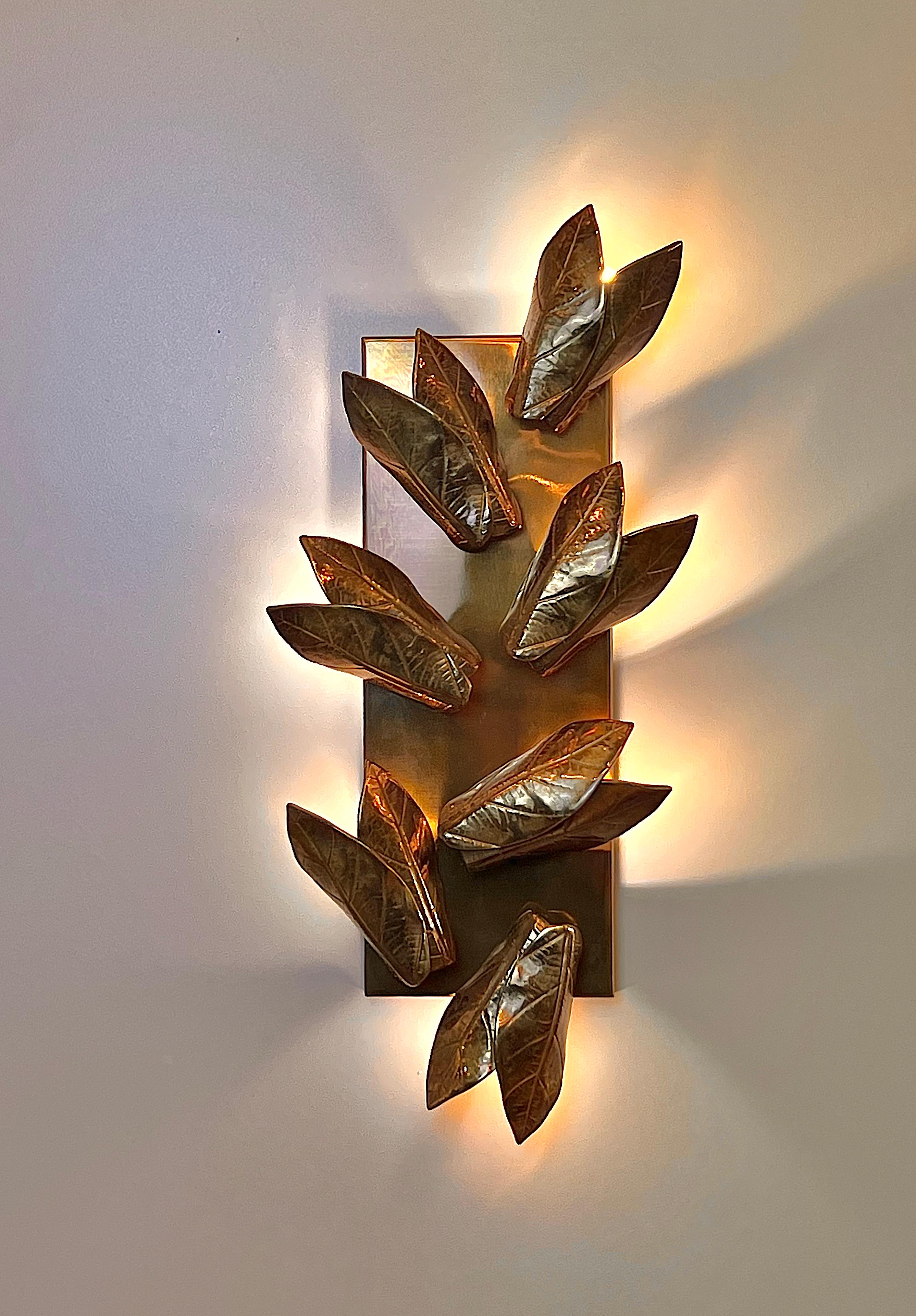 Mid-Century Modern Alisar Brass Wall Sconce For Sale