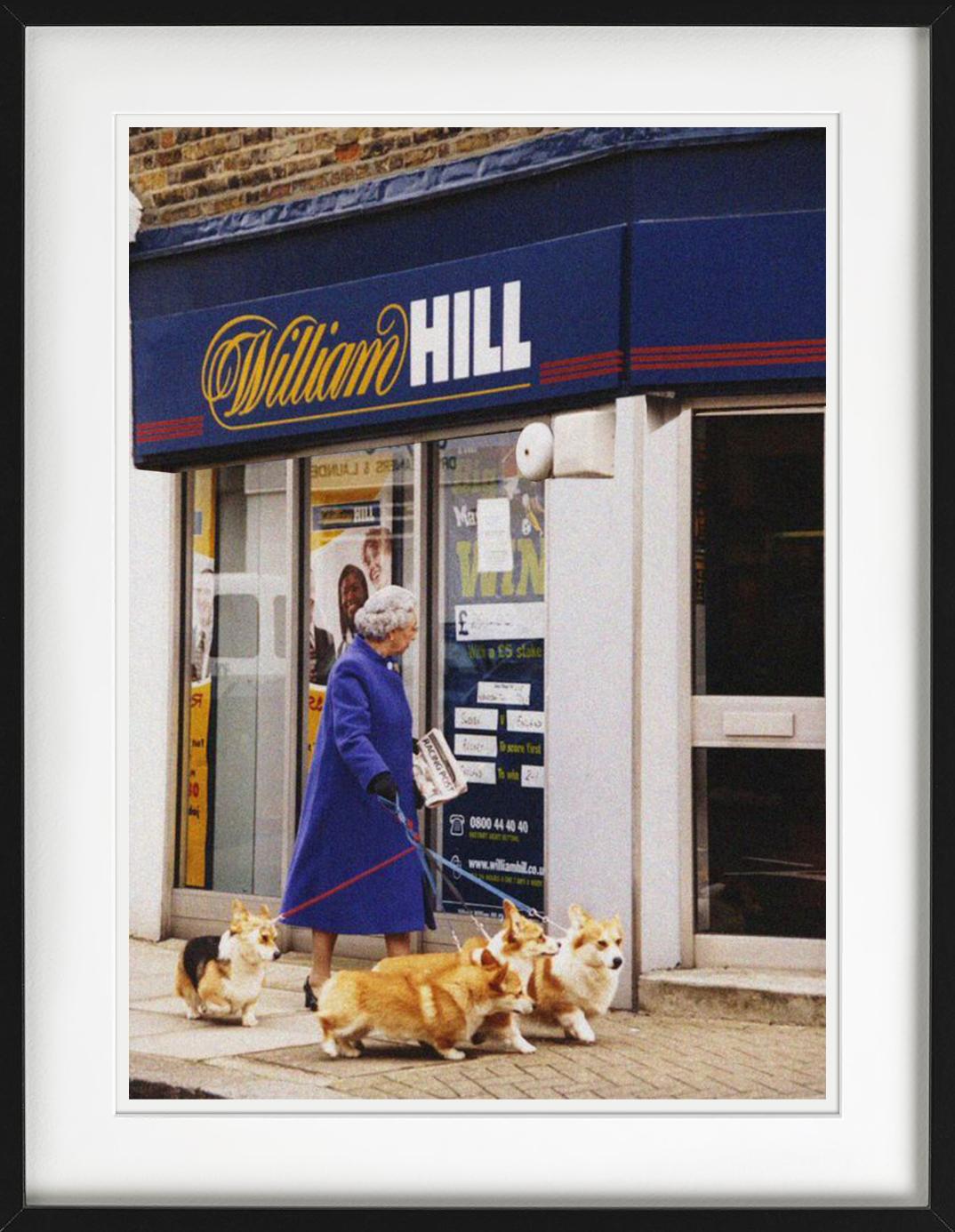 The Queen at William Hill – Walking her Corgies, Fine Art Photography, 2003 im Angebot 2