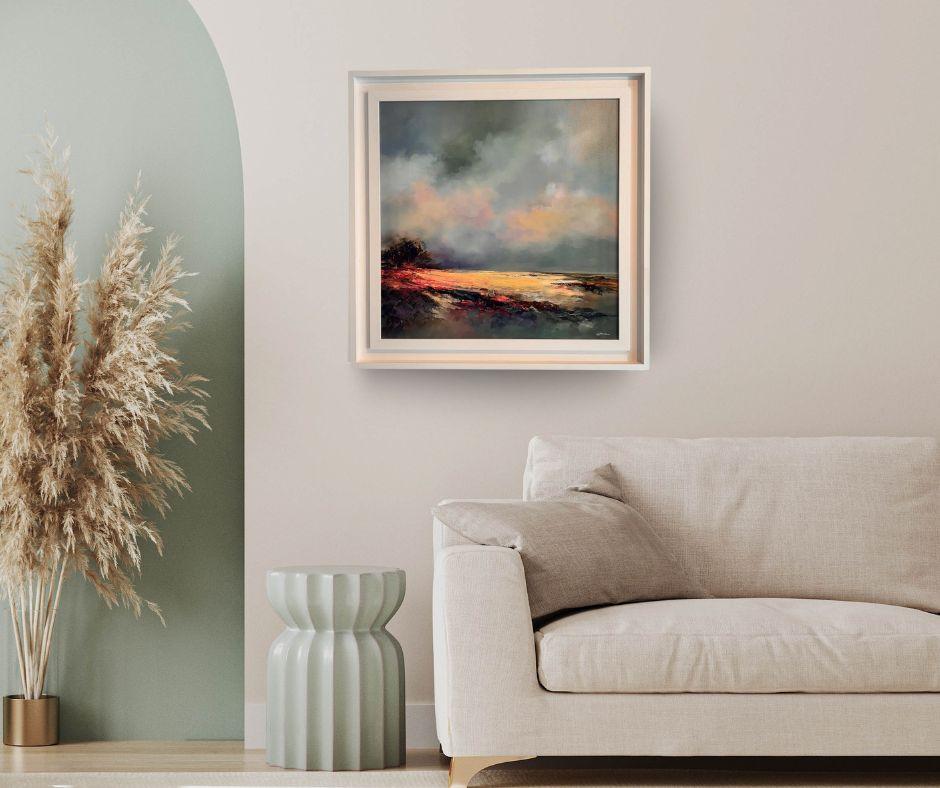Cette œuvre d'art exceptionnelle est actuellement exposée et disponible à la vente à la Signet Contemporary Art Gallery et en ligne.

Avec une atmosphère poignante et un coup de pinceau émouvant, Seasons End capture la beauté tranquille de la