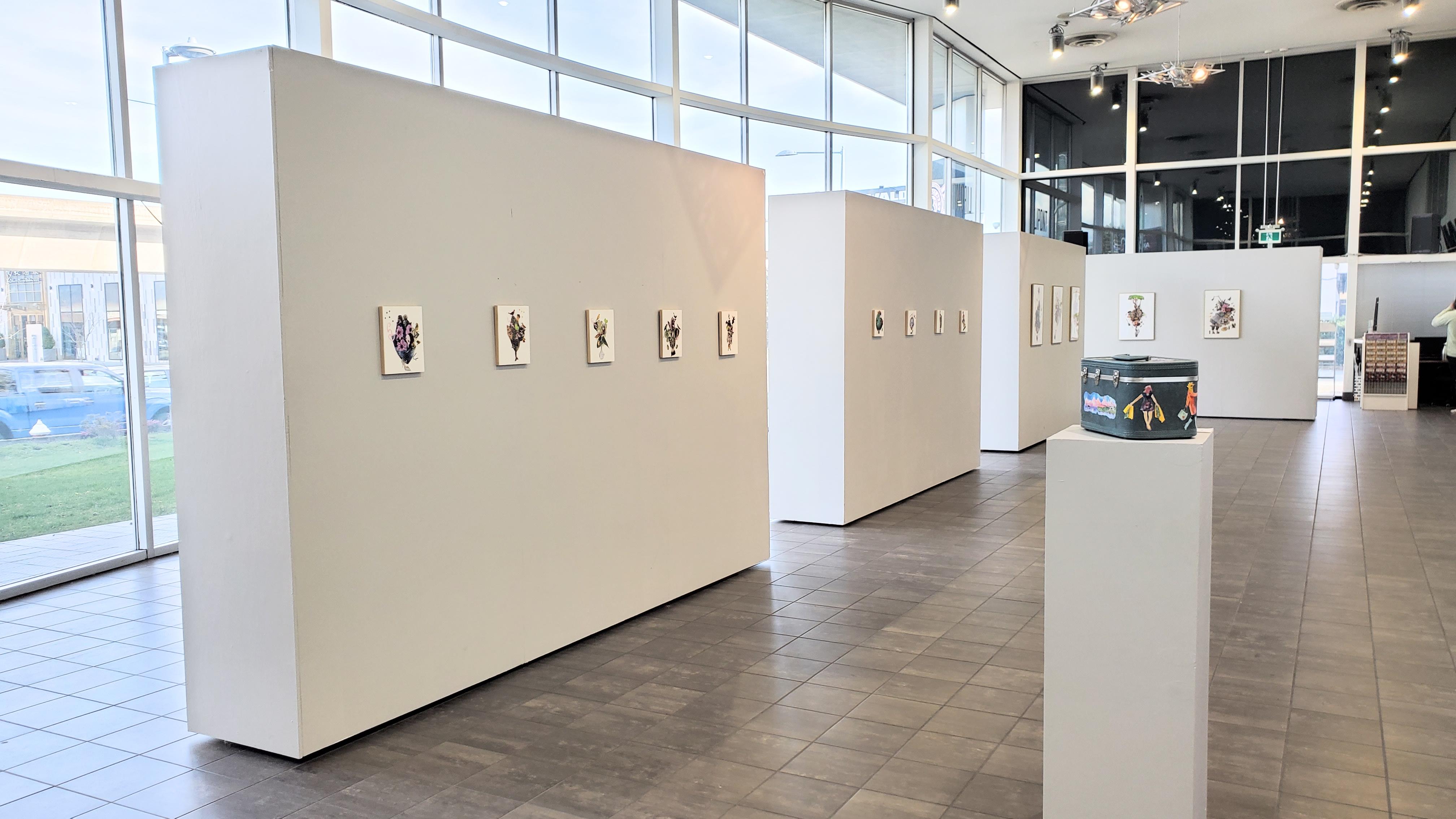 mondes imaginaires : vol - collage et encre sur panneau de bois en vente 1