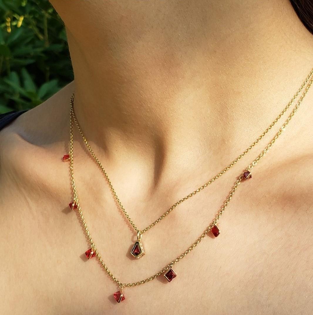 Uncut Alison Nagasue natural untreated Red Spinel Crystal droplet yellow gold Necklace For Sale