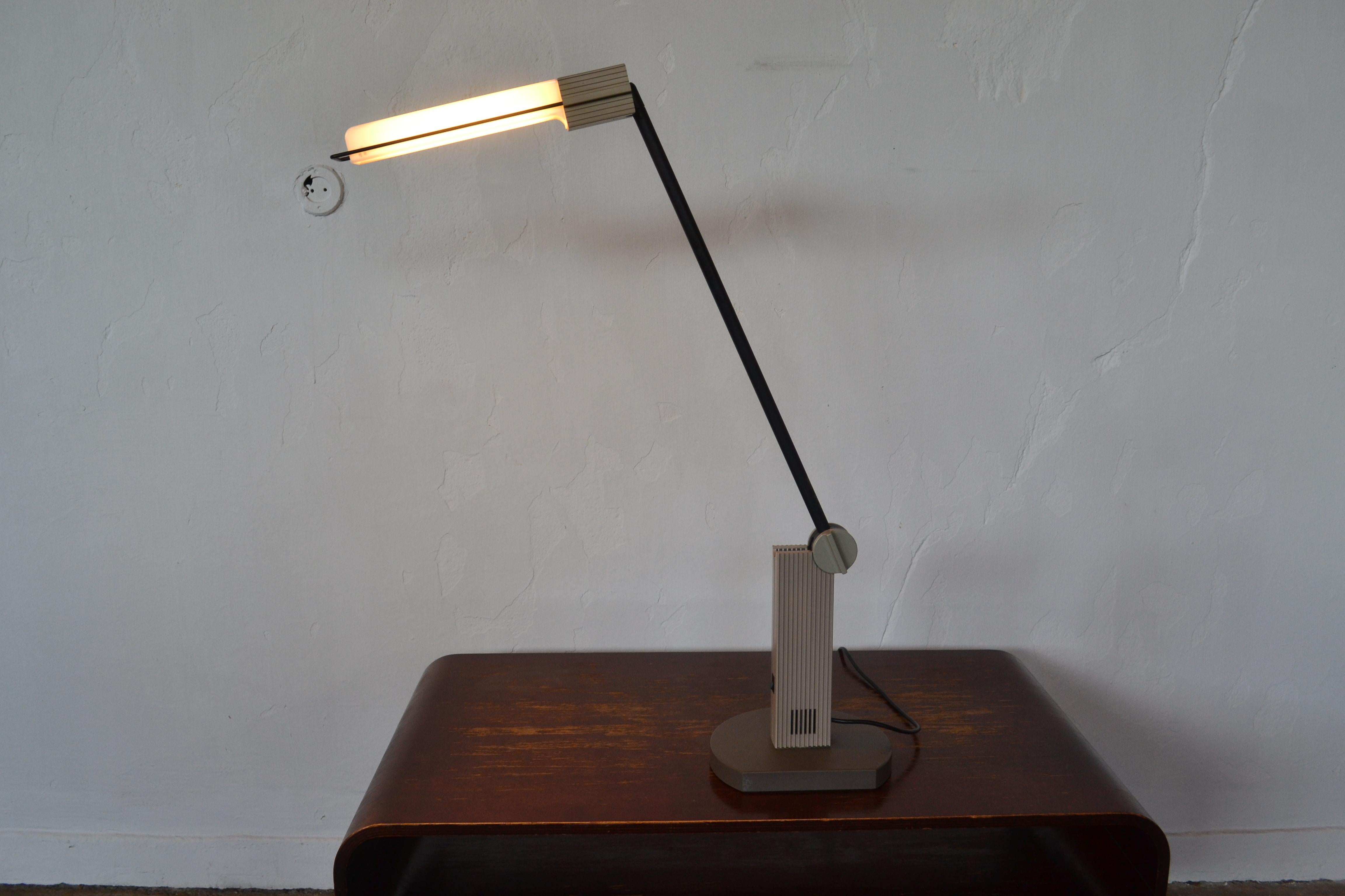 Alistro Table Lamp by Ernesto Gismondi for Artemide, 1983 In Excellent Condition In Mazowieckie, PL