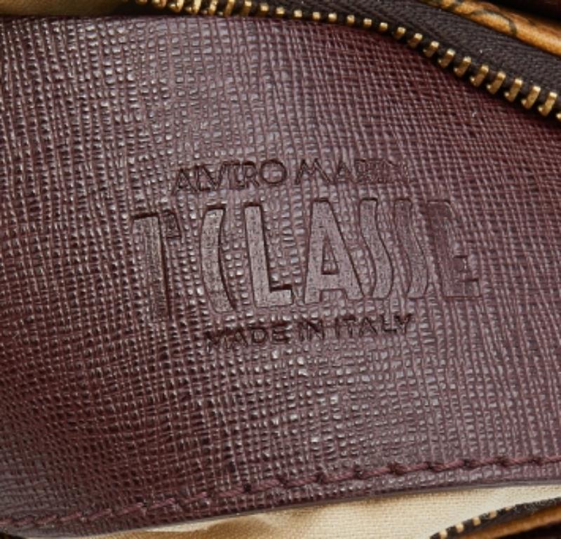 Alivero Martini 1A Classe Burgundy/Leather & Coated Canvas Zip Crossbody Bag In Fair Condition For Sale In Dubai, Al Qouz 2