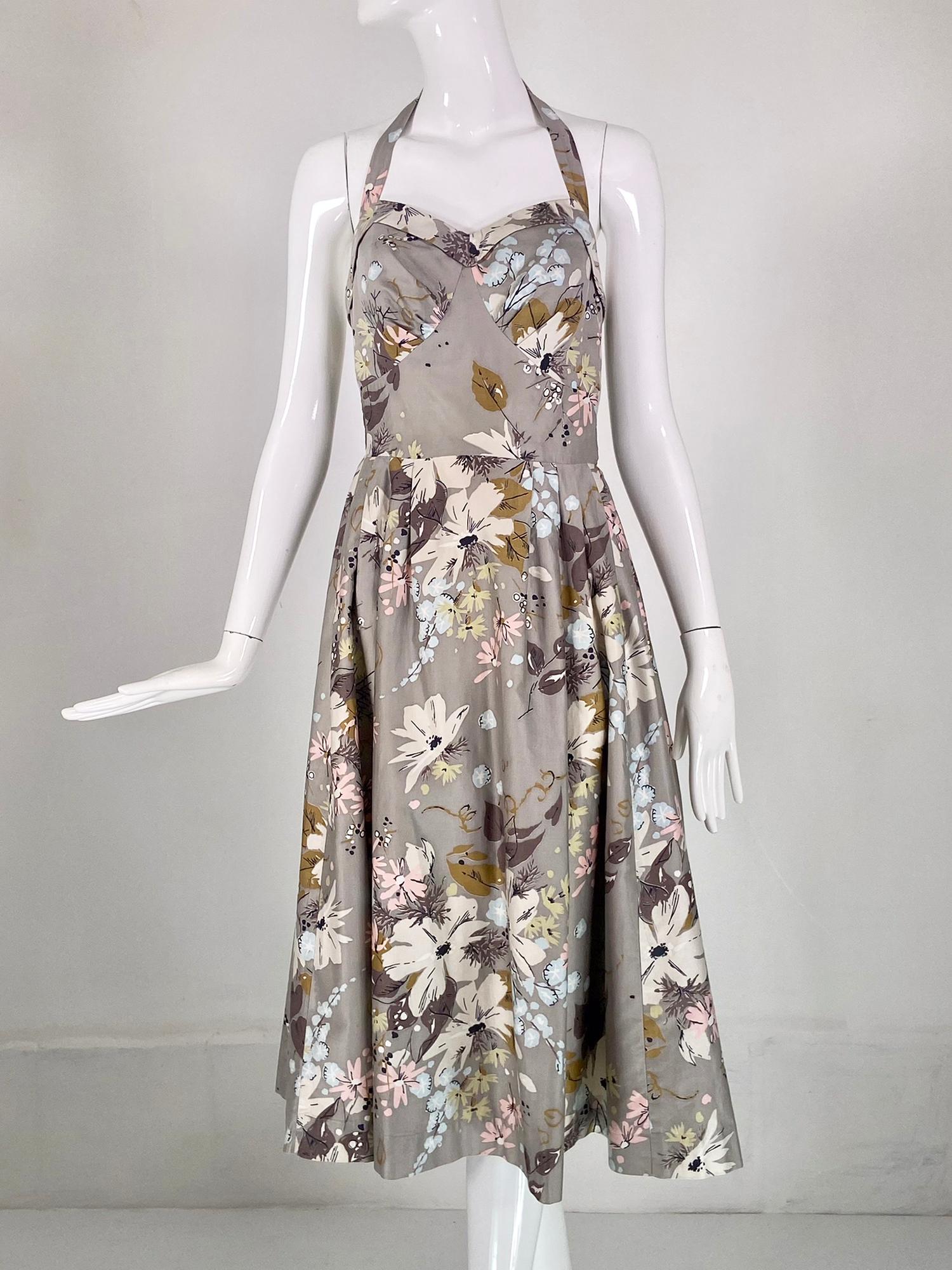 Alix of Miami Modernistisches Sonnenkleid mit Trägerausschnitt und Herz- und Blumendruck 1950er Jahre im Angebot 5