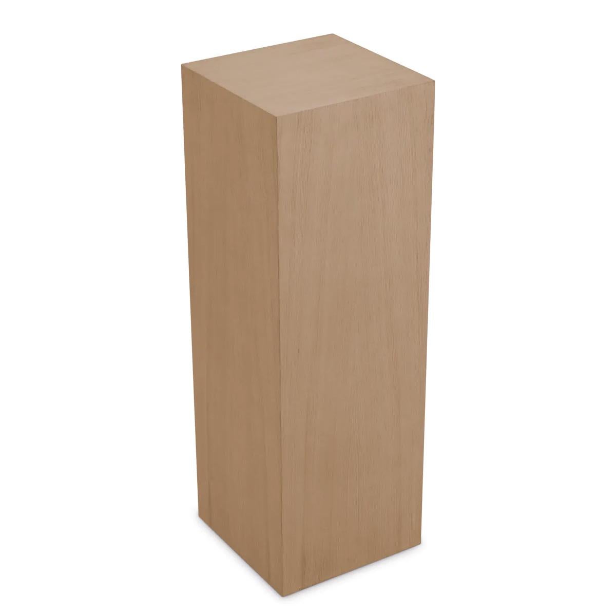 Piedistallo alto Alka Oak con tutta la struttura 
in legno con finitura impiallacciata in Wood Oak.
Disponibile su richiesta anche in :
Piedistallo medio Alka Oak
Piedistallo medio nero Alka
Piedistallo alto nero Alka

