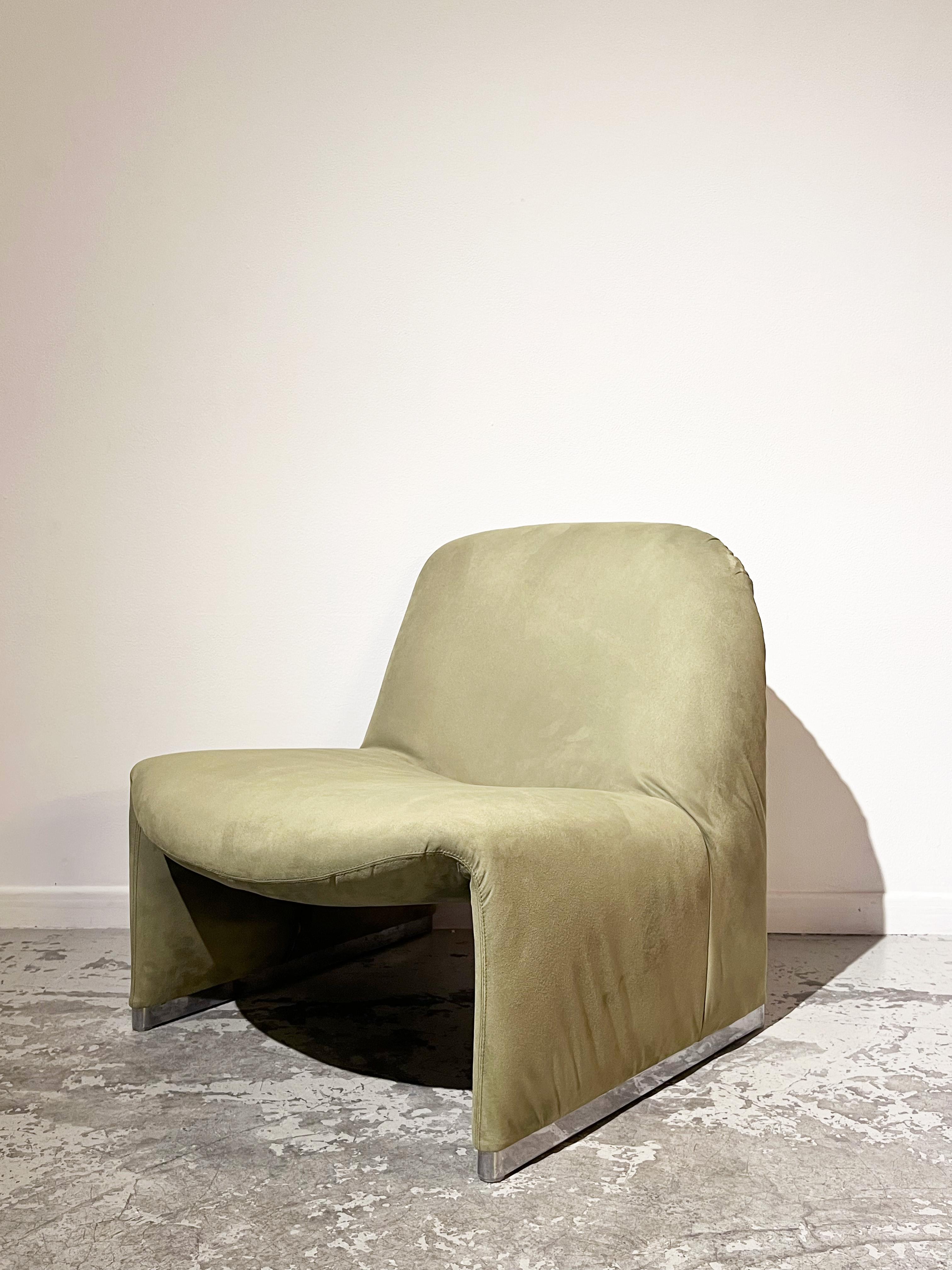 Velvet Alky armchair by Giancarlo Piretti for Castelli Italy 70s For Sale